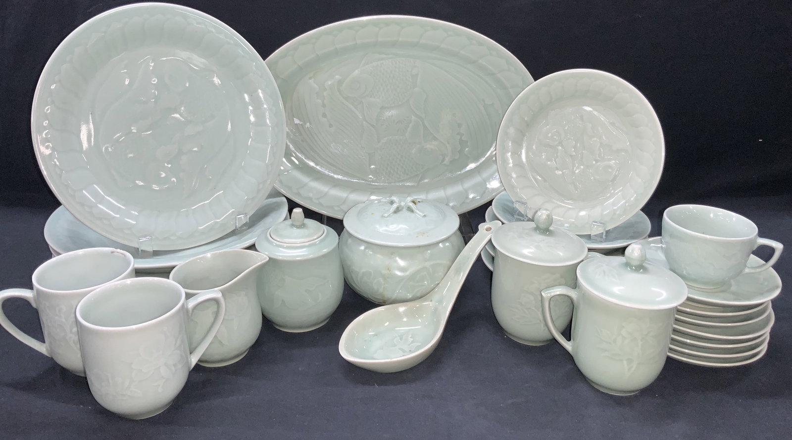 Set 28 Longquan Pottery Asian Celadon Dish Set (1 of 15)