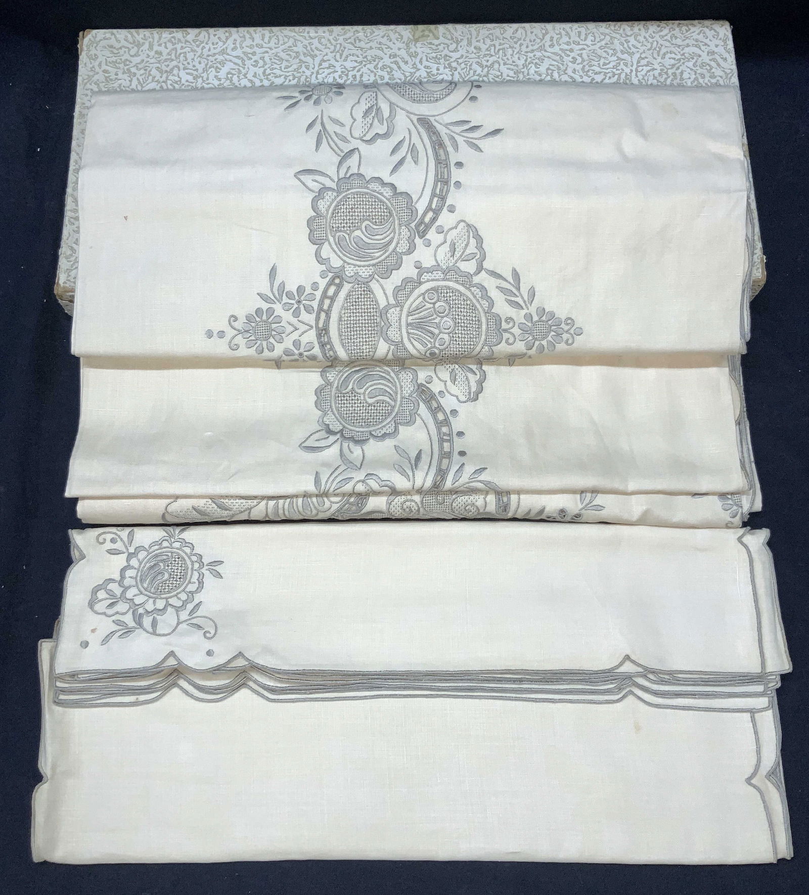 Set 9 Floral Embroidered Tablecloth & Tea Towels (1 of 16)