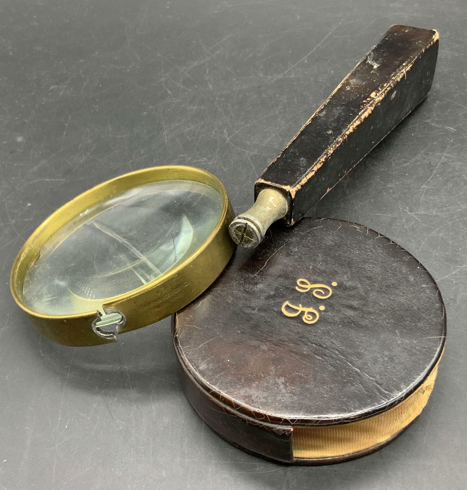 SWIFT & ANDERSON INC. Vintage Handheld Magnifier (1 of 10)