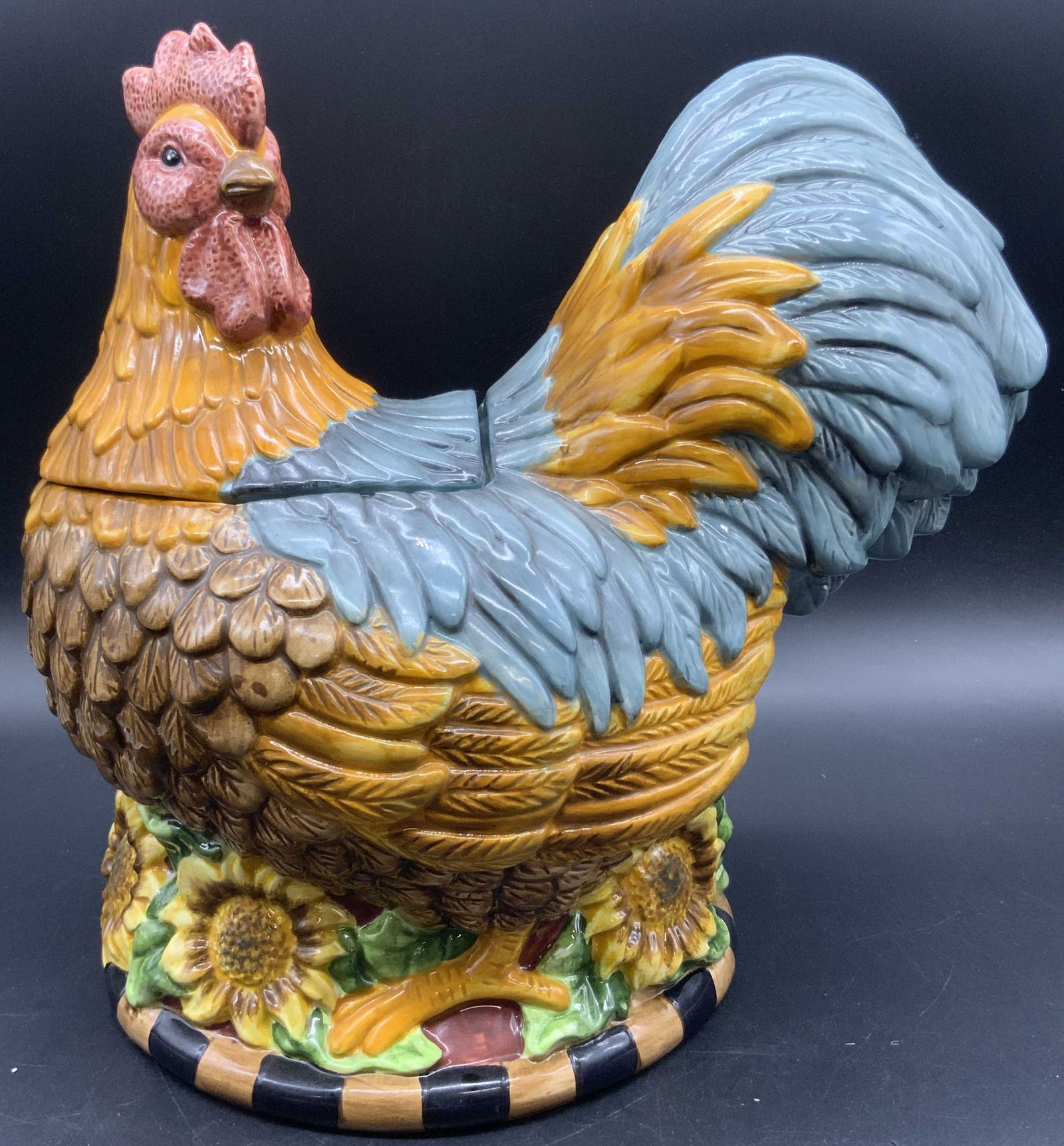 GIBSON Chicken Form Ceramic Lidded Cookie Jar (1 of 14)