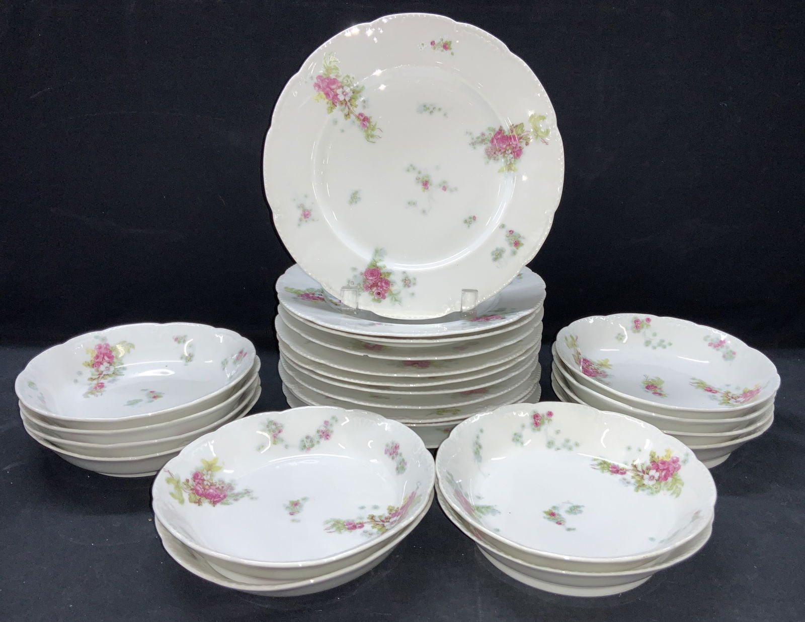 Set 23 BBF Vierzon Porcelain Dishes & Bowls. (1 of 9)