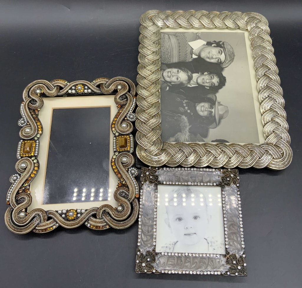 Lot 3 Picture Frames, TWOS COMPANY & More (1 of 9)