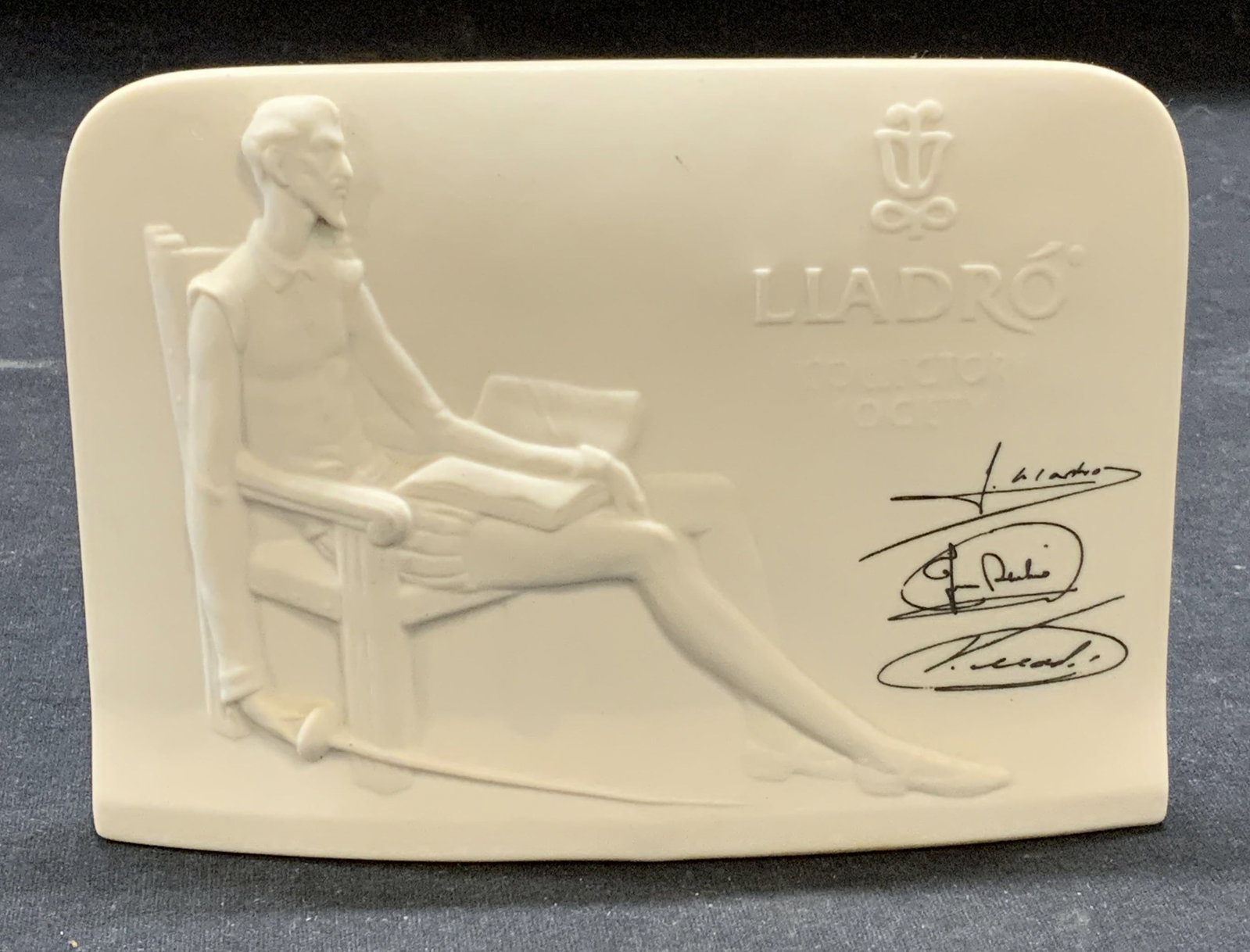 Lladro Collectors Society Don Quixote Figural: Lladro Collectors Society bas relief Don Quixote figural. Trademarked to underside. Made in Spain. Some surface wear consistent with exposure. Measures approx. 5.75 x 2.25 x 4 inches. Lladro, lladro D