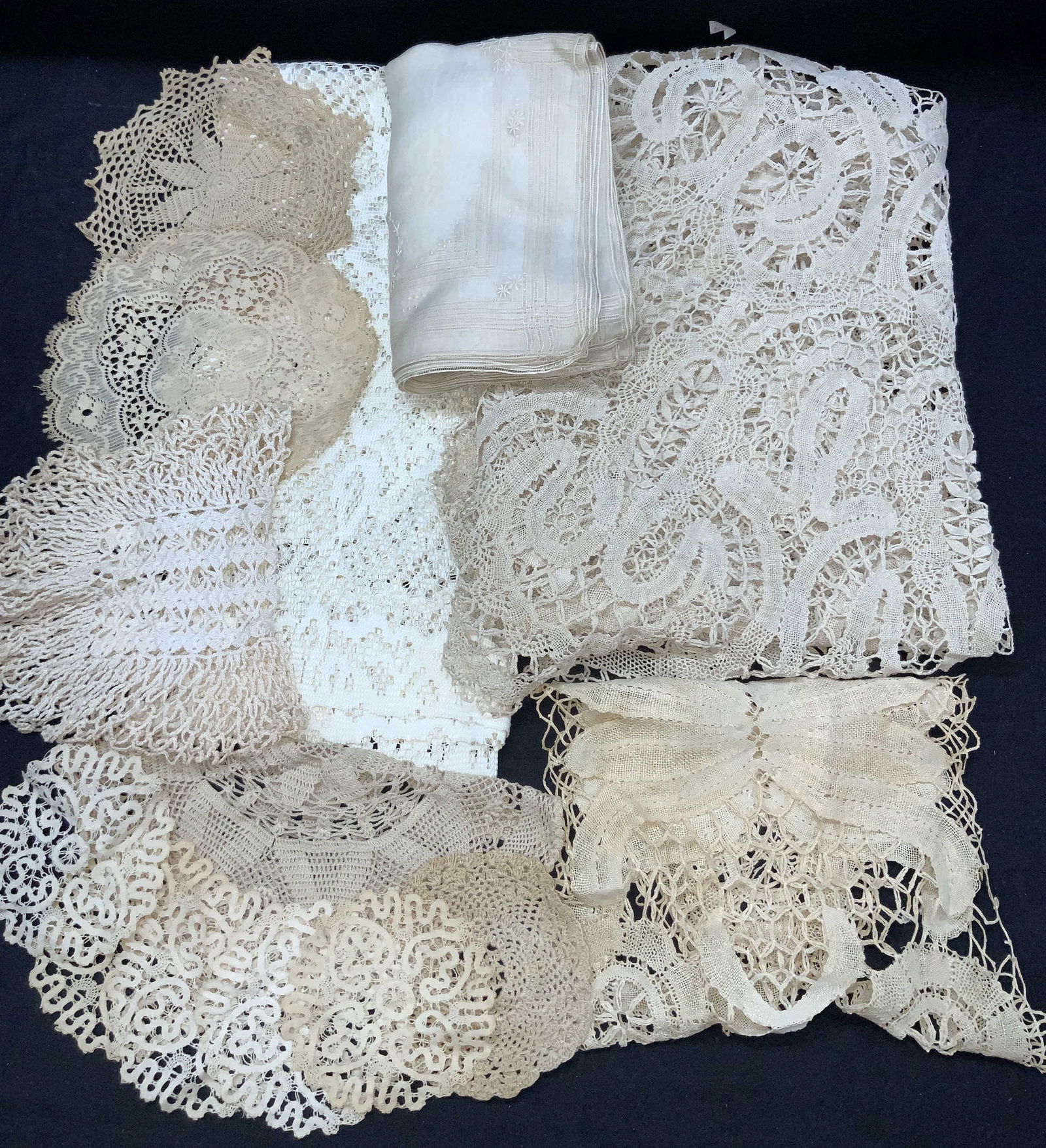 Lot 20+ Vintage Hand Stitched Linens & Doilies (1 of 14)