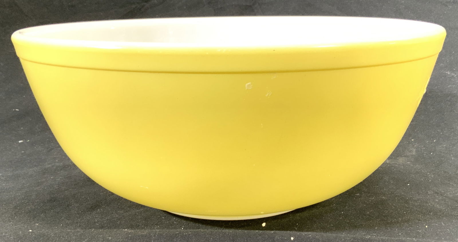 Pyrex Yellow Mixing Bowl, New, USA (1 of 6)