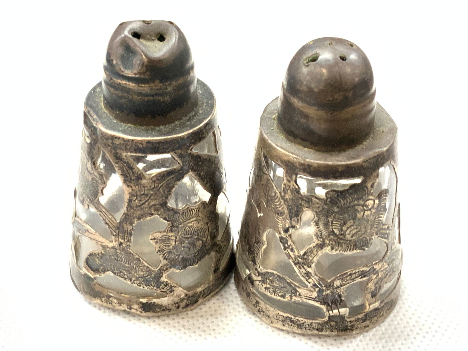 Pr JHM Sterling Overlay Glass Salt Shakers, Mexico (1 of 6)