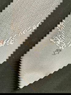 GIANNI VERSACE Grey Silk Patterned Tie: Gianni Versace grey patterned silk tie. Measures approx. 56 inches long. Gently worn. Gianni Versace, Versace, Versace tie, mens luxury tie, mens luxury fashion, mens luxury accessories, mens silk tie