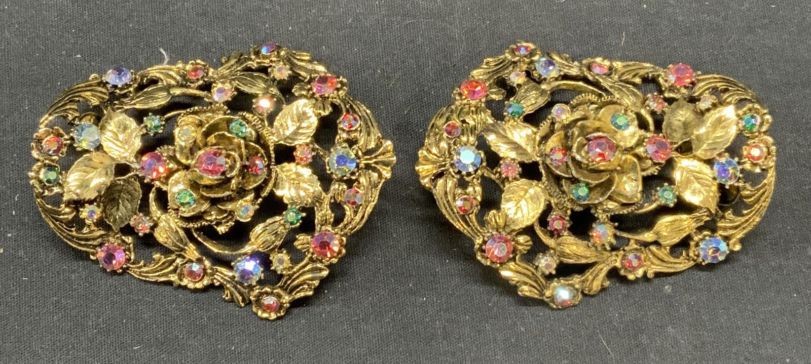 Lot 2 Musi Crystal Flower Sweater Clips (1 of 7)