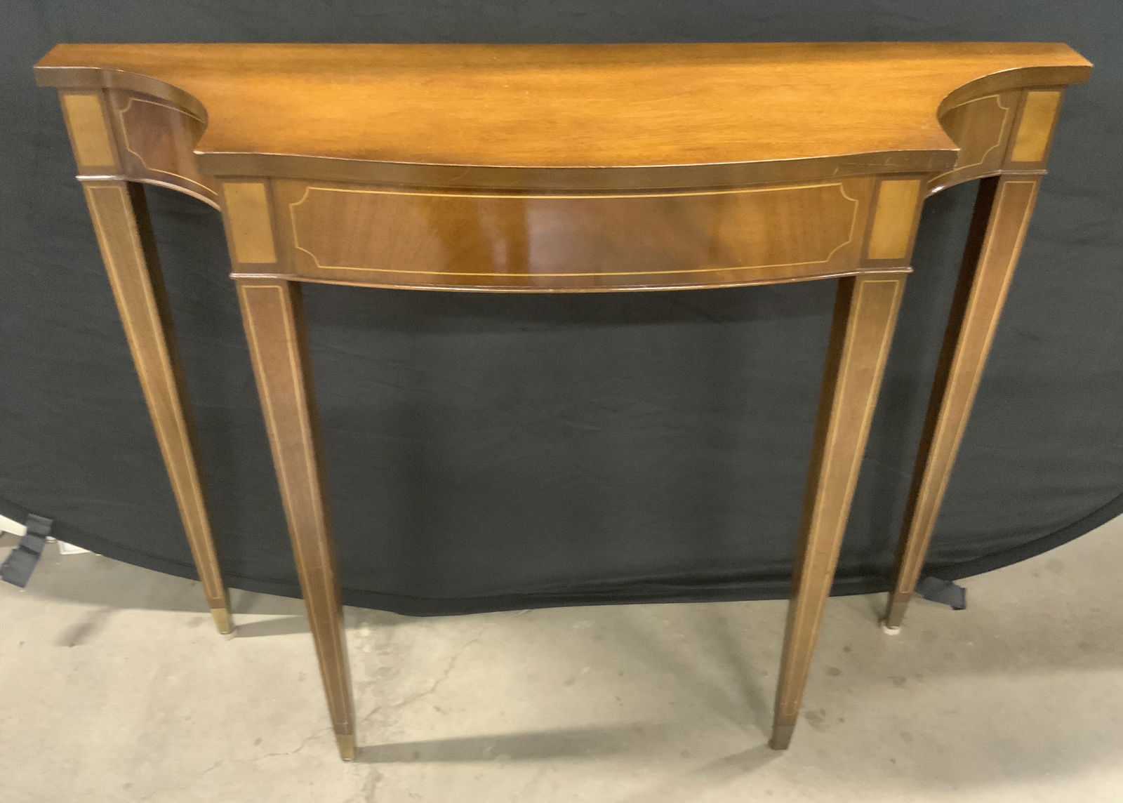 MODO MHC Vintage Inlaid Wooden Hallway Table (1 of 12)