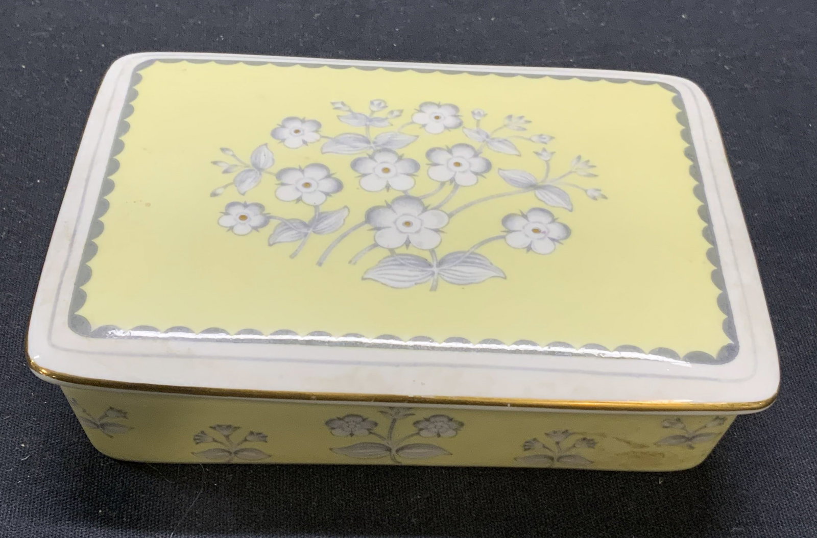 Wedgwood China Pimpernel Trinket Box, England: Wedgwood bone china trinket box in Pimpernel pattern. Trademarked to underside. Made in England. Some surface wear consistent with exposure. Measures approx. 4.5 x 3.25 x 1.25 inches. W3dgwood, Wedgwo