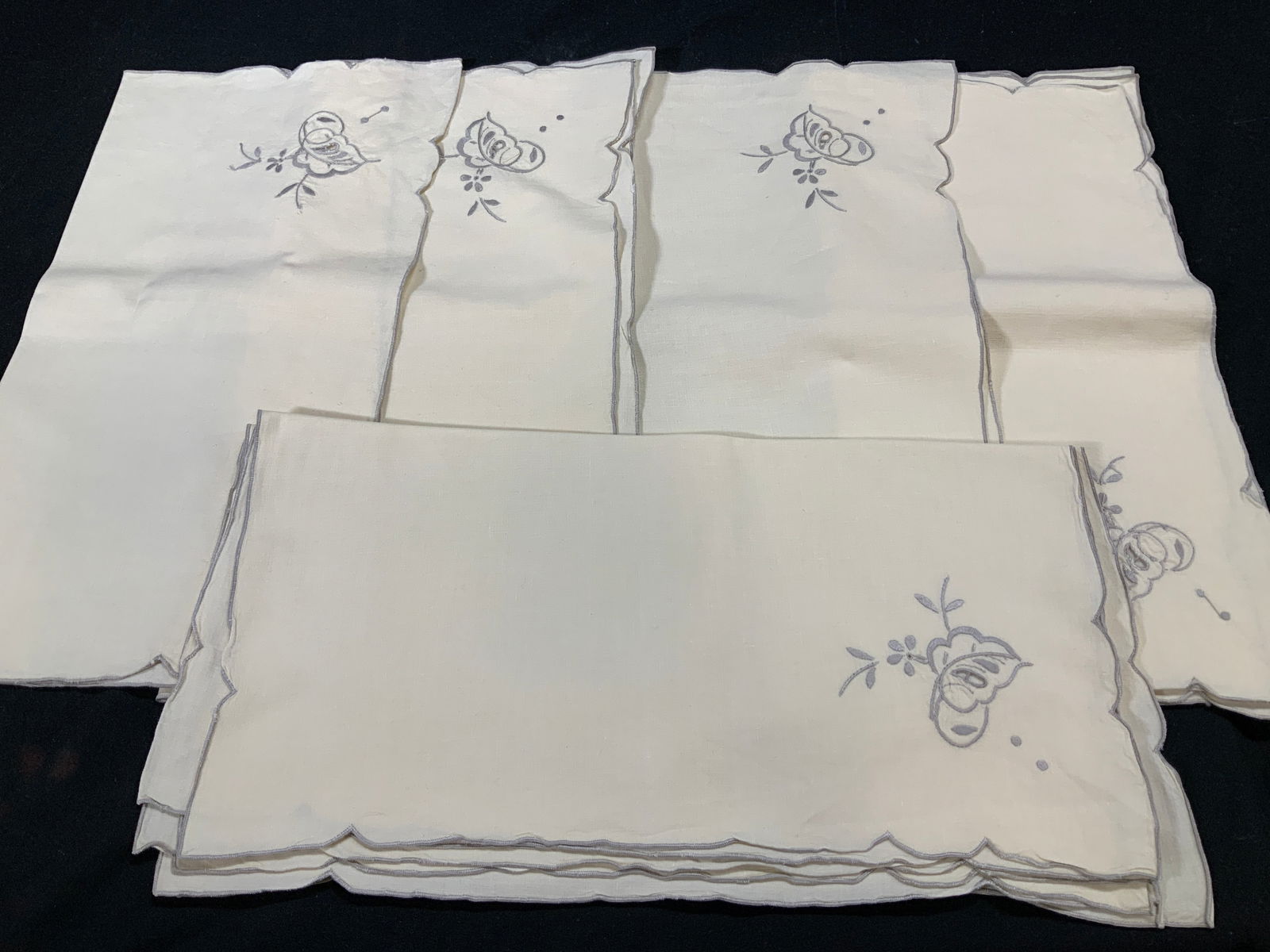 2 Sets Pressed Table Linens, 22, New (1 of 12)