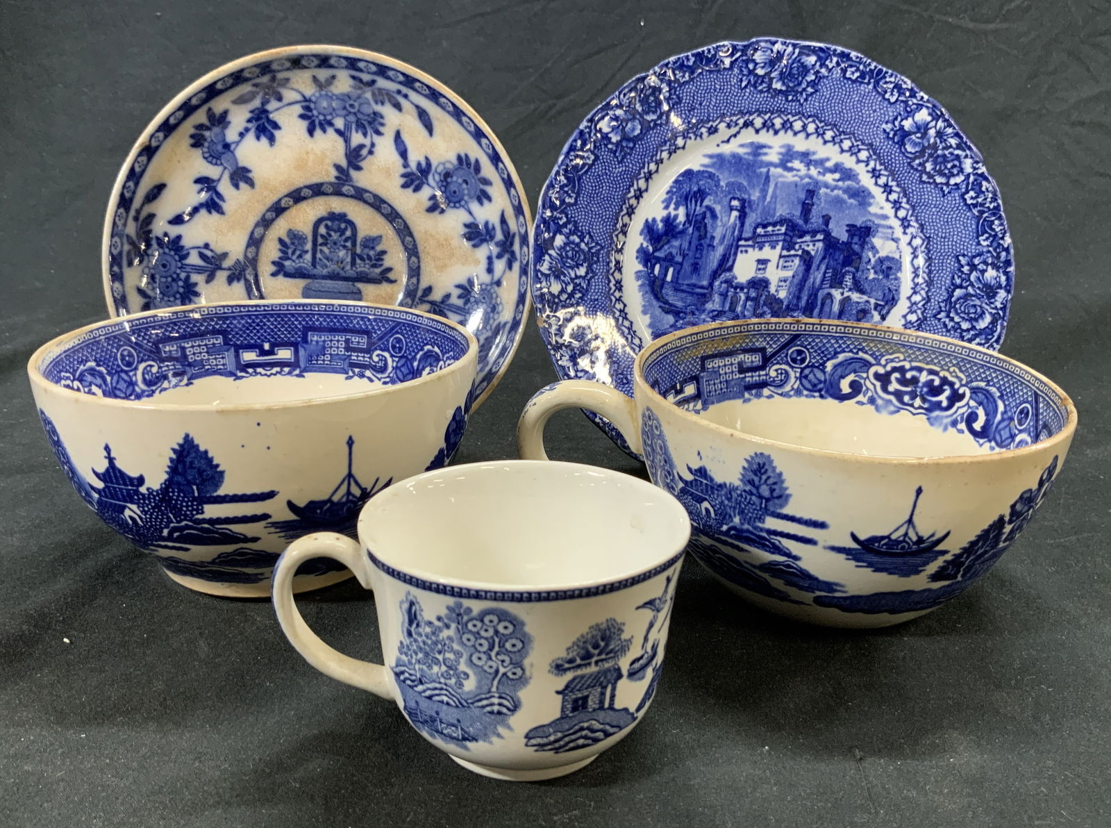 Lot 5 Blue Willow Porcelainware, Minton more (1 of 8)