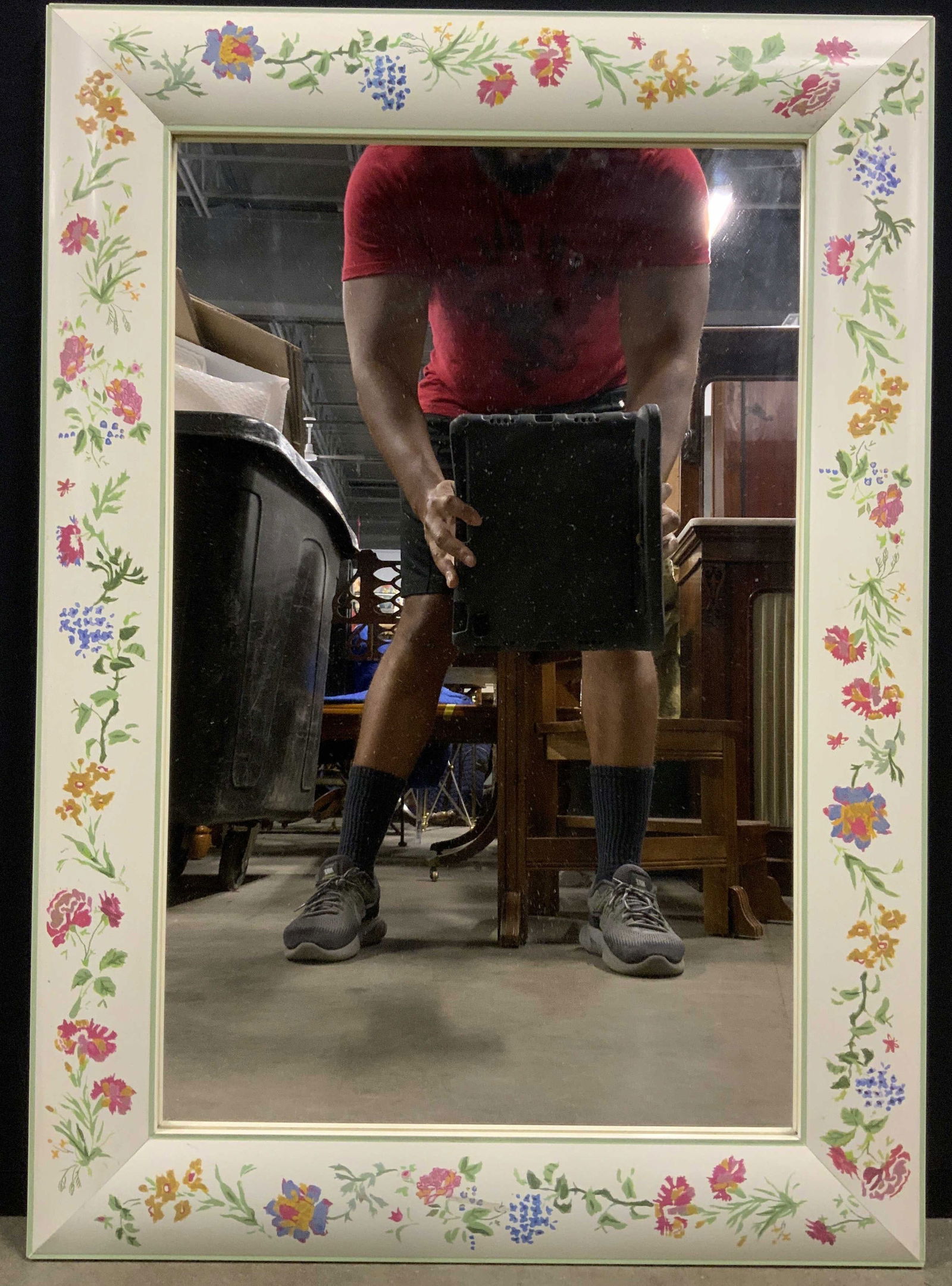 LILAND Floral Detail Frame Mirror (1 of 7)