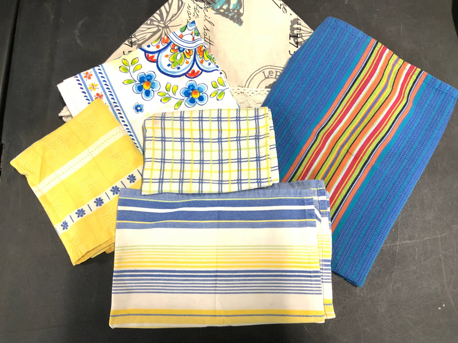 21 Kitchen and Dining Dish Towels, Napkins, more (1 of 8)