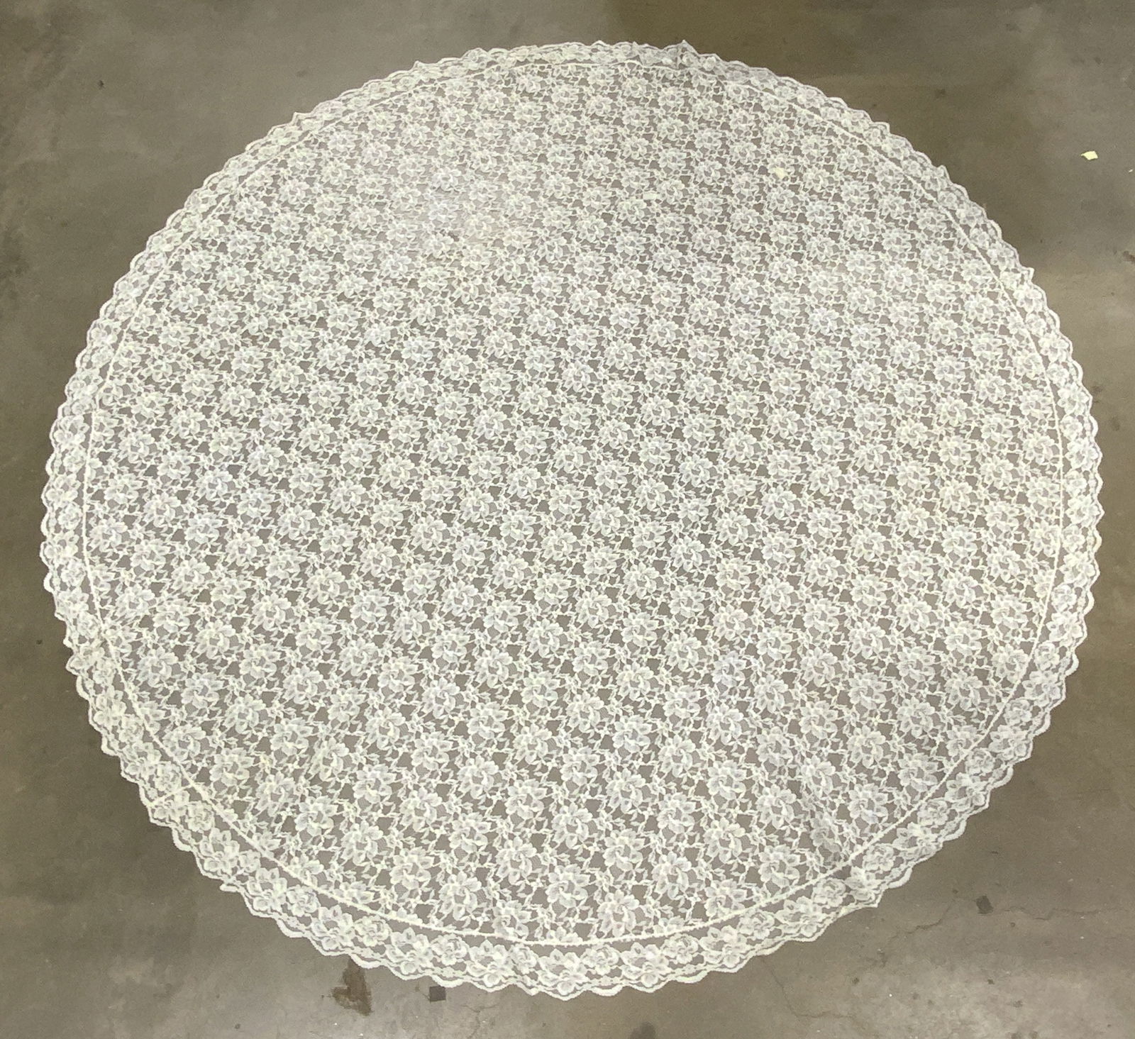 Vintage Circular Lace Tablecloth (1 of 6)