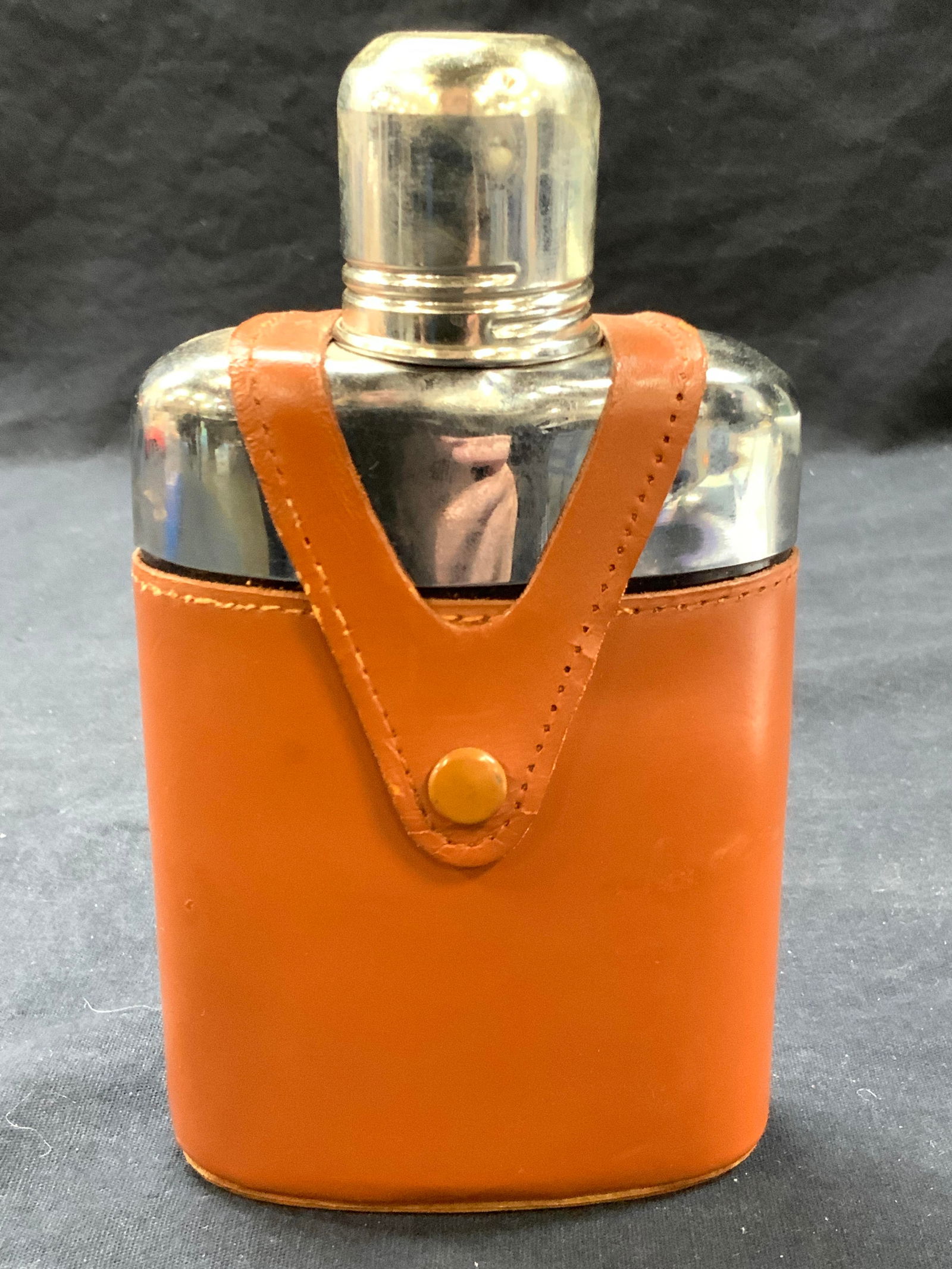 Top Grain Cowhide Wrapped Glass Flask (1 of 7)