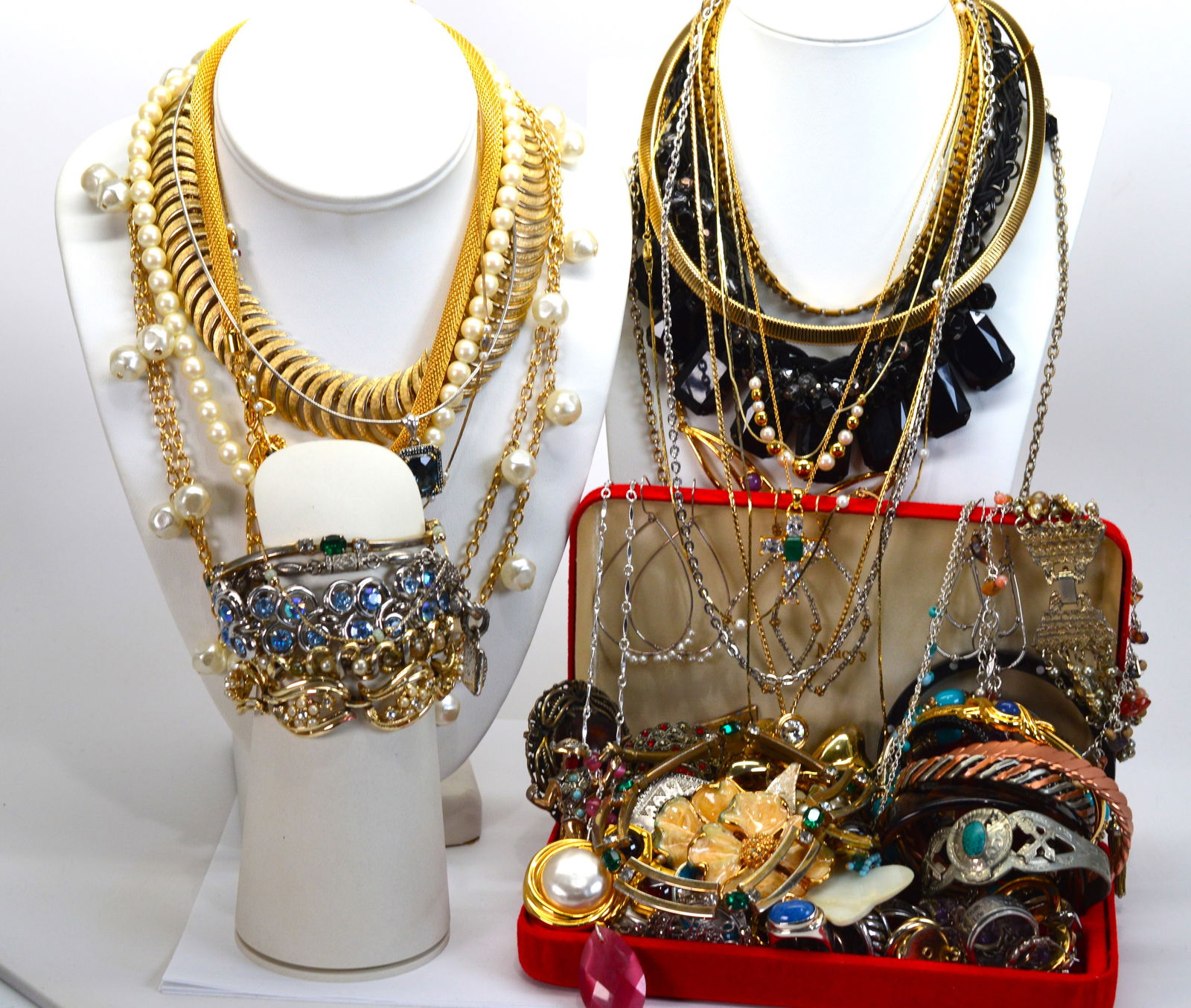 Ladies Large Bulk Costume Jewelry Lot (1 of 6)