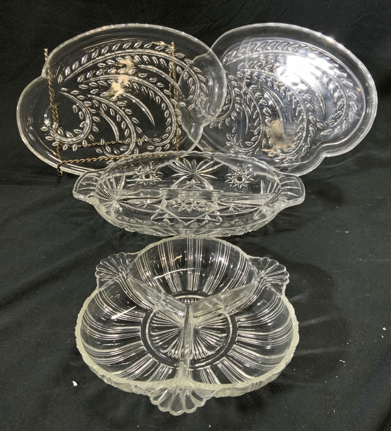 Lot 4 Assorted Glassware Dishes Plates (1 of 7)