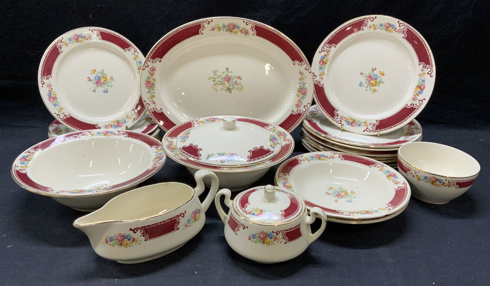 Set 23 Vtg Homer Laughlin Porcelain Tableware (1 of 20)