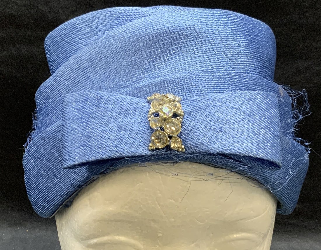 Vintage Blue Crystal Bow Pillbox Hat (1 of 7)
