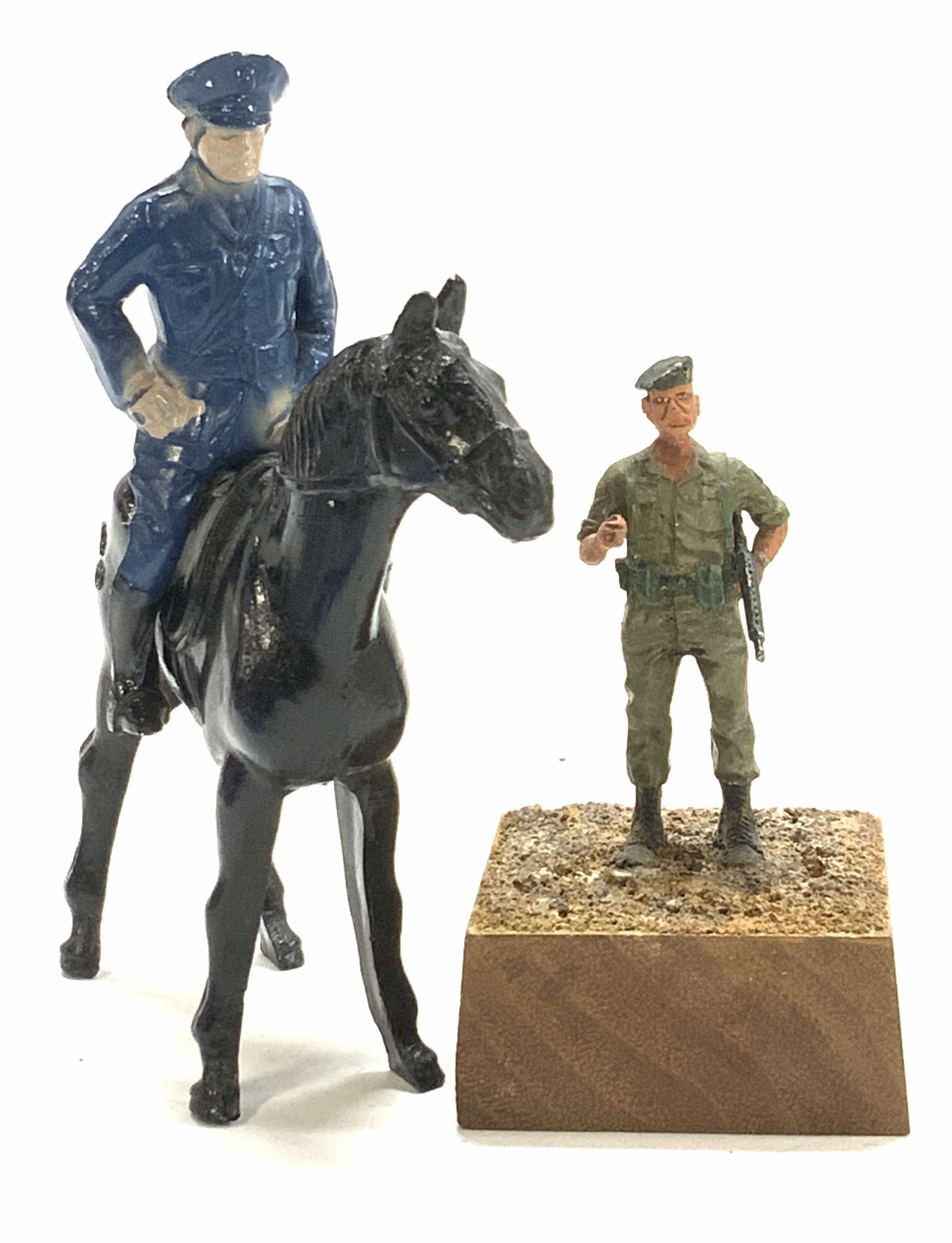 Mike Russo Green Beret Figurine, Signed more  3 (1 of 7)