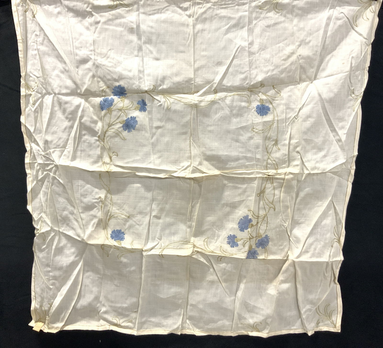 Vintage Embroidered Floral Linen Tablecloth (1 of 9)