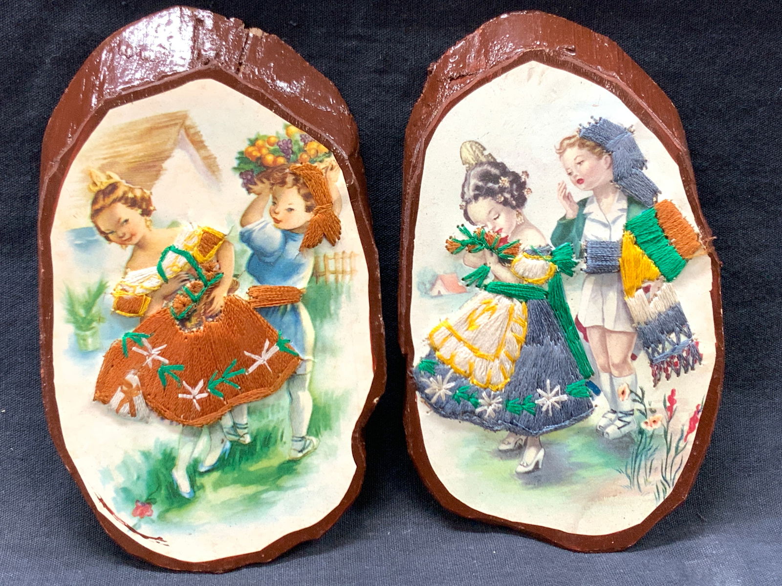 Pair Worlds Fair 1964 Silk Embroidered Post Cards (1 of 9)