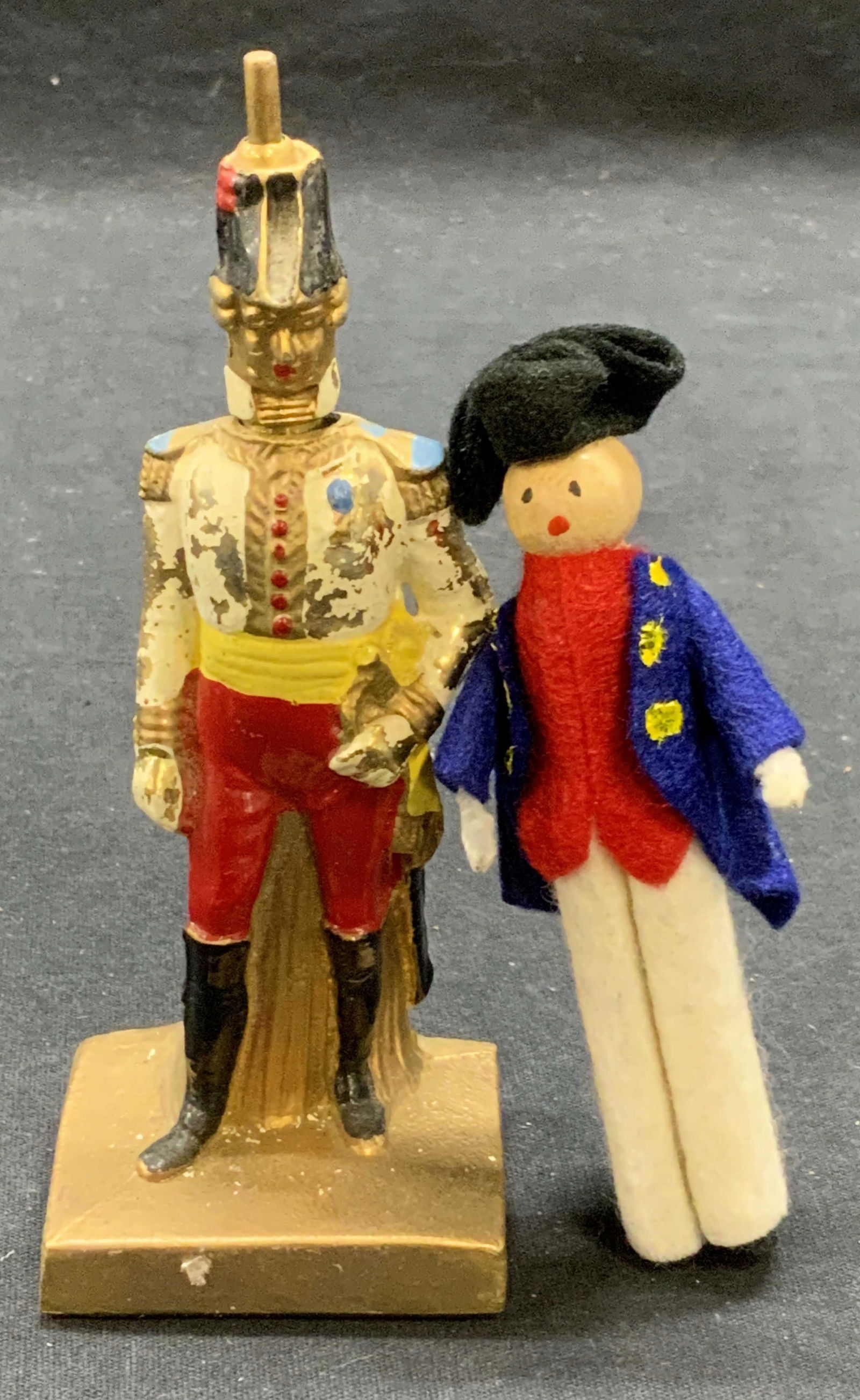 Lot 2 Vintage Metal & Clothespin Military Figurals (1 of 6)