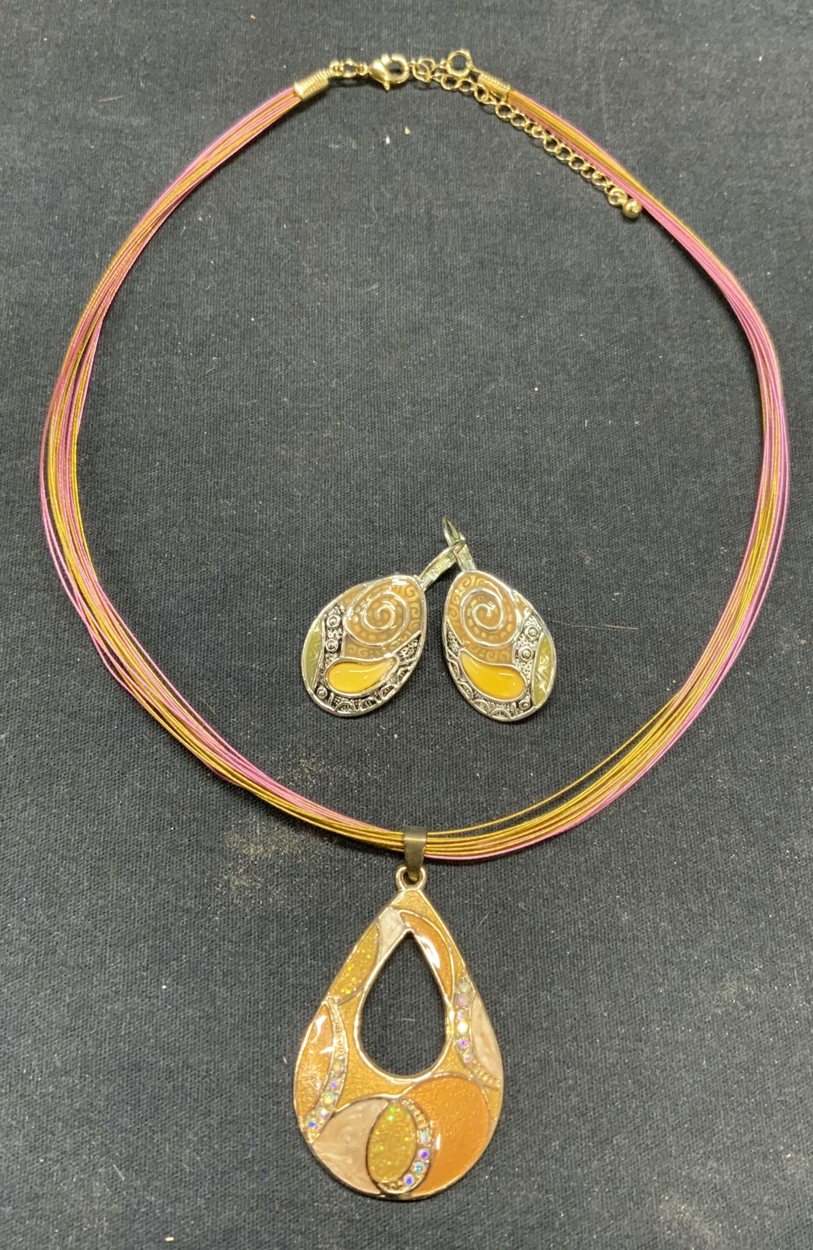 Lot 2 Enameled Pendant Necklace & Earrings (1 of 8)