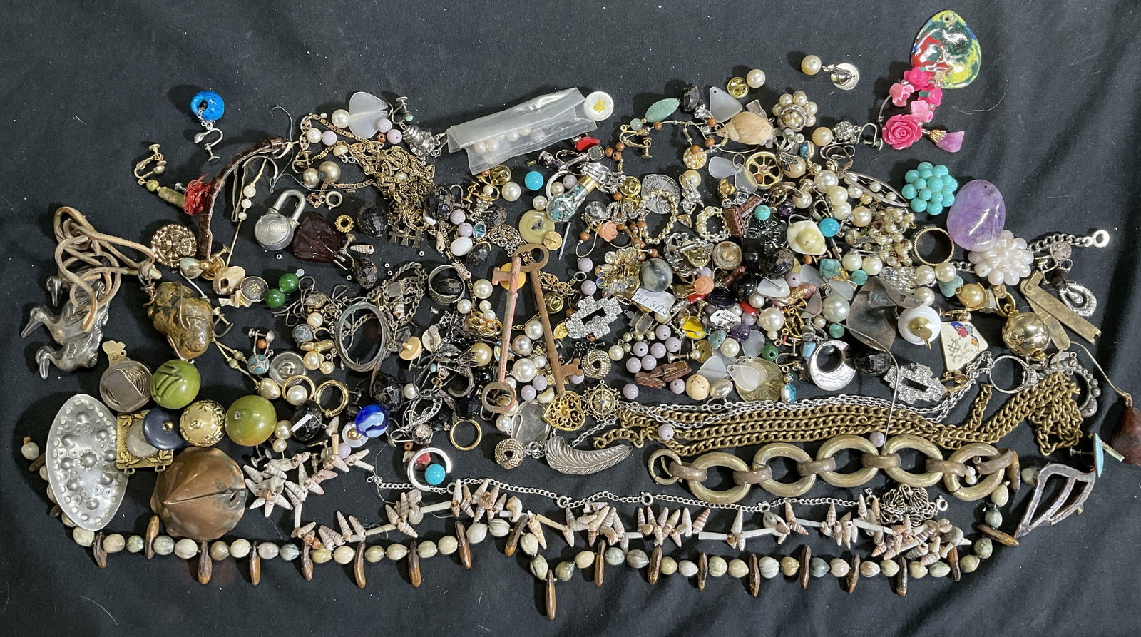 Jewelry Makers Group Lot. Pearls, Chains and more (1 of 6)
