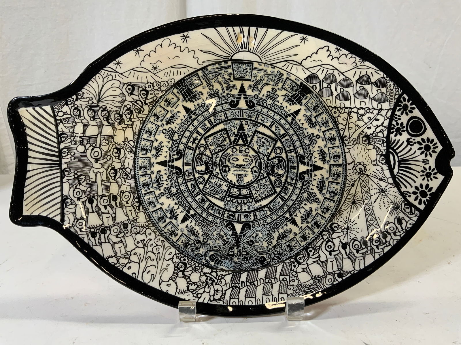 Ceramic Fish Wall Plate Aztec Mayan Calendar (1 of 7)