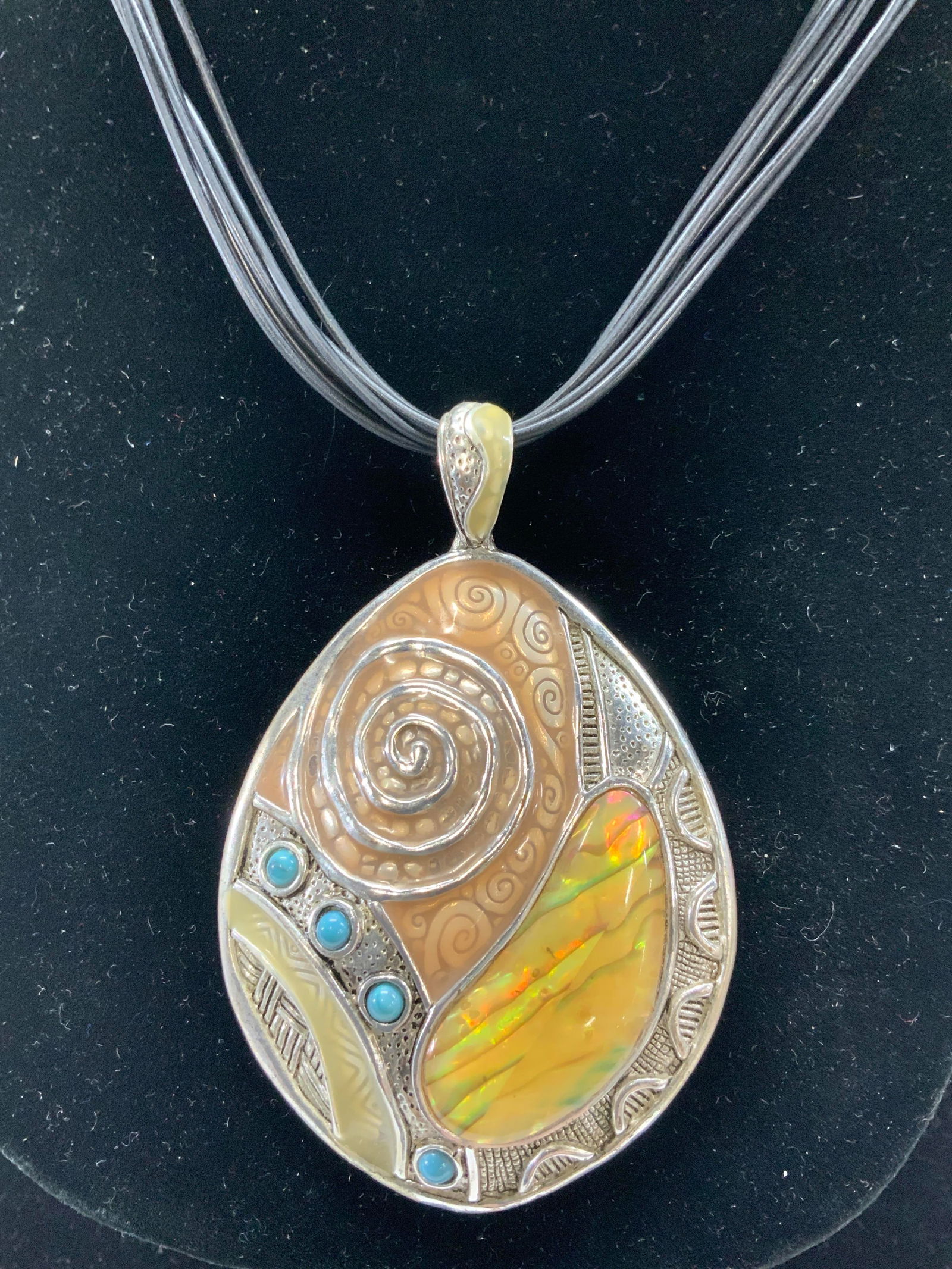 Artisan Chunky Pendant Necklace (1 of 6)