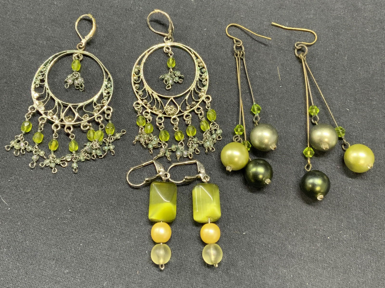 Lot 3 Vintage Green Beaded Earrings (1 of 7)