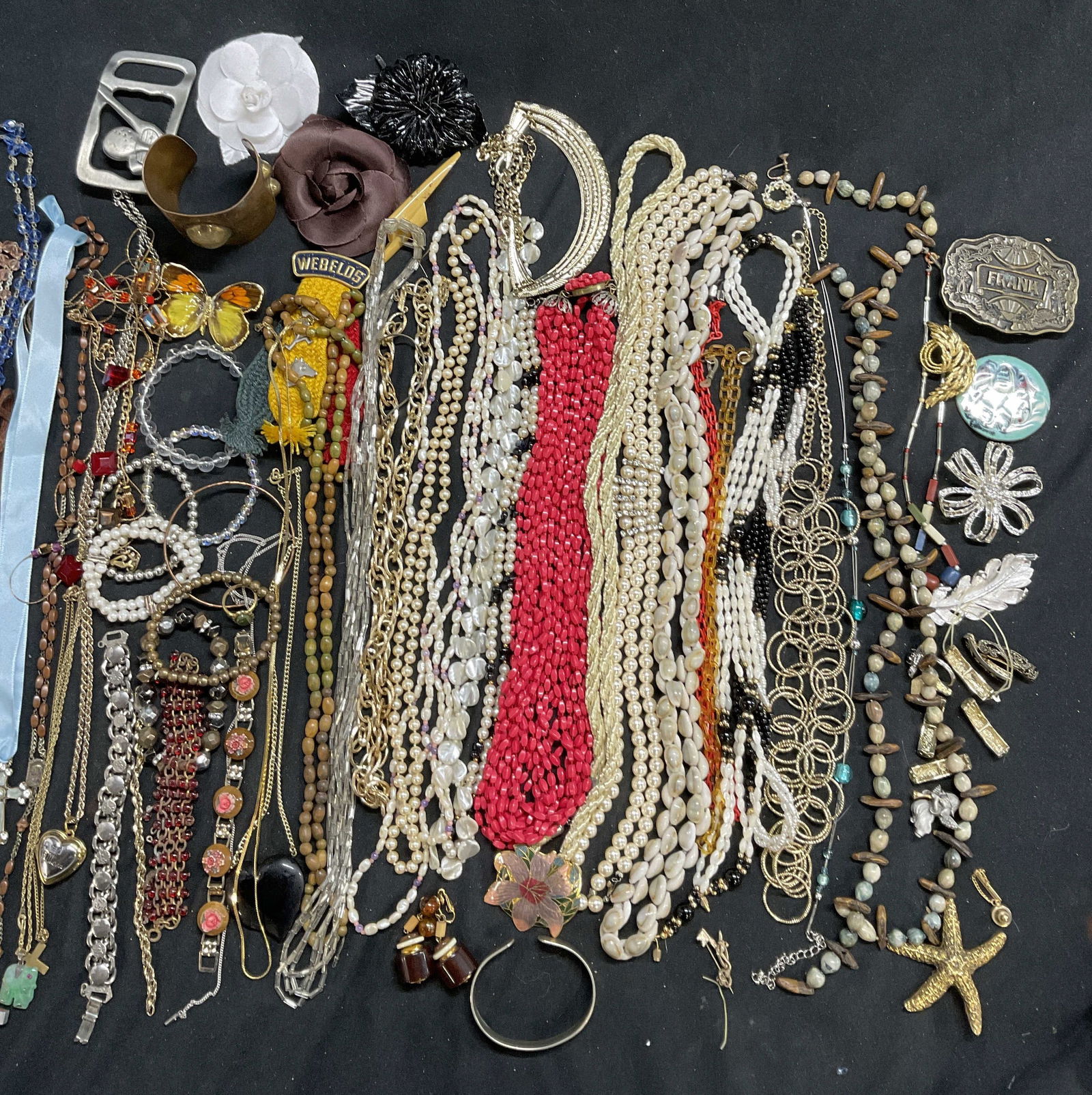 Group Lot vintage Rosaries, necklaces & more (1 of 7)