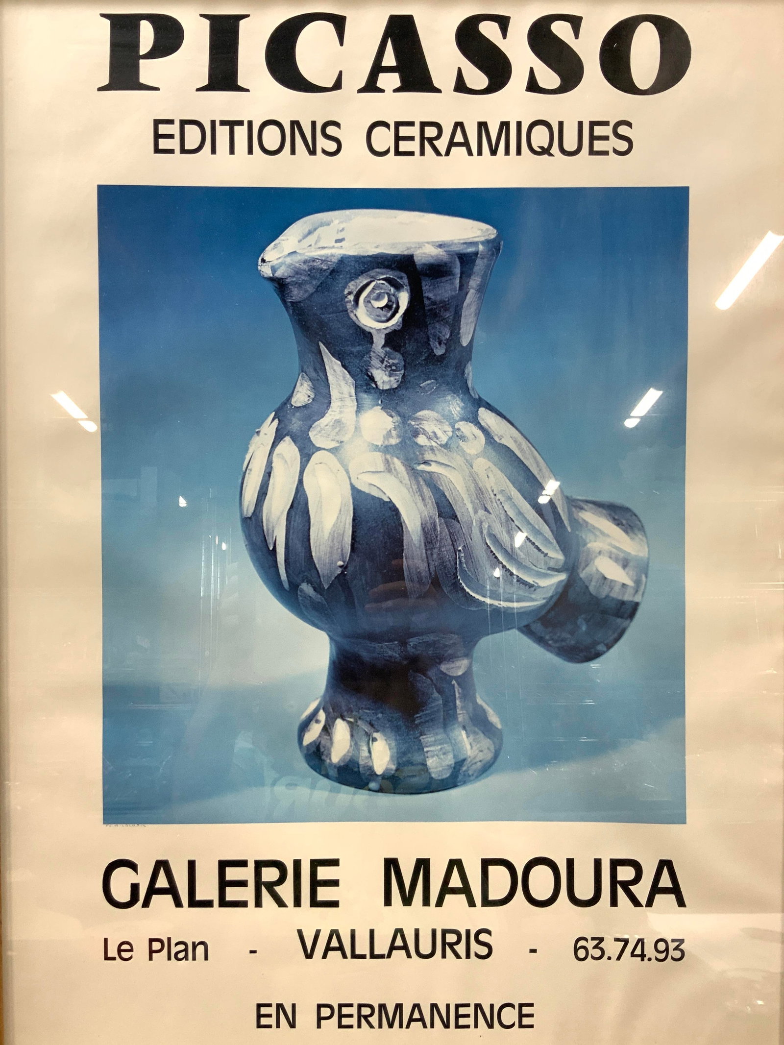 PICASSO Ceramic Exhibit Vintage Advert Lithograph: Signed on lower left margin, Ph,M.lacroix Gallerie Modoura advert lithograph, marked Picasso editions Ceramiques. Depicting an image of a ceramic Bird. Marked 63-74-93 Framed in a tan toned wooden fra