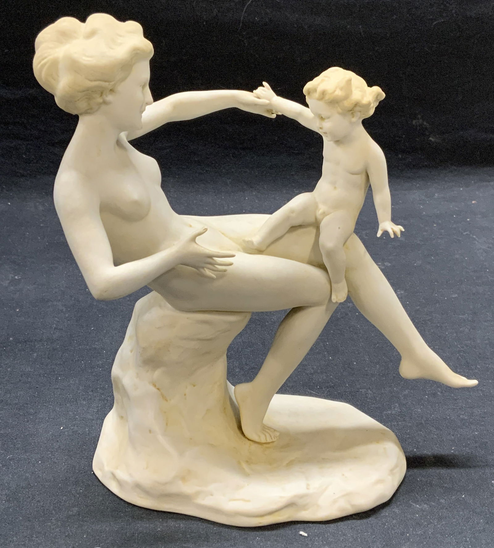 Attr Otto Poertzel Porcelain Mother & Child Statue (1 of 6)