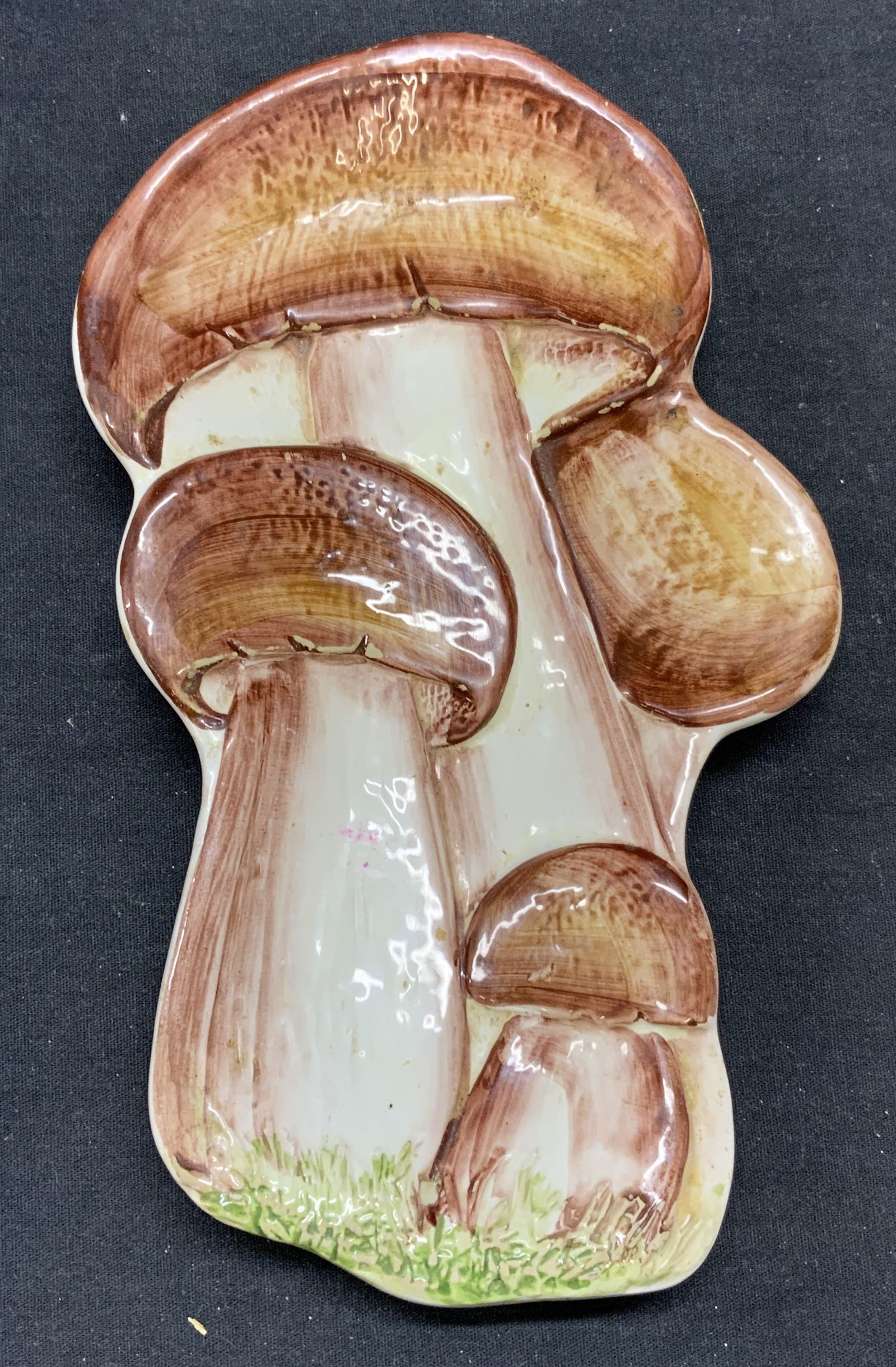 Italian Ceramic Majolica Mushroom Dish (1 of 7)