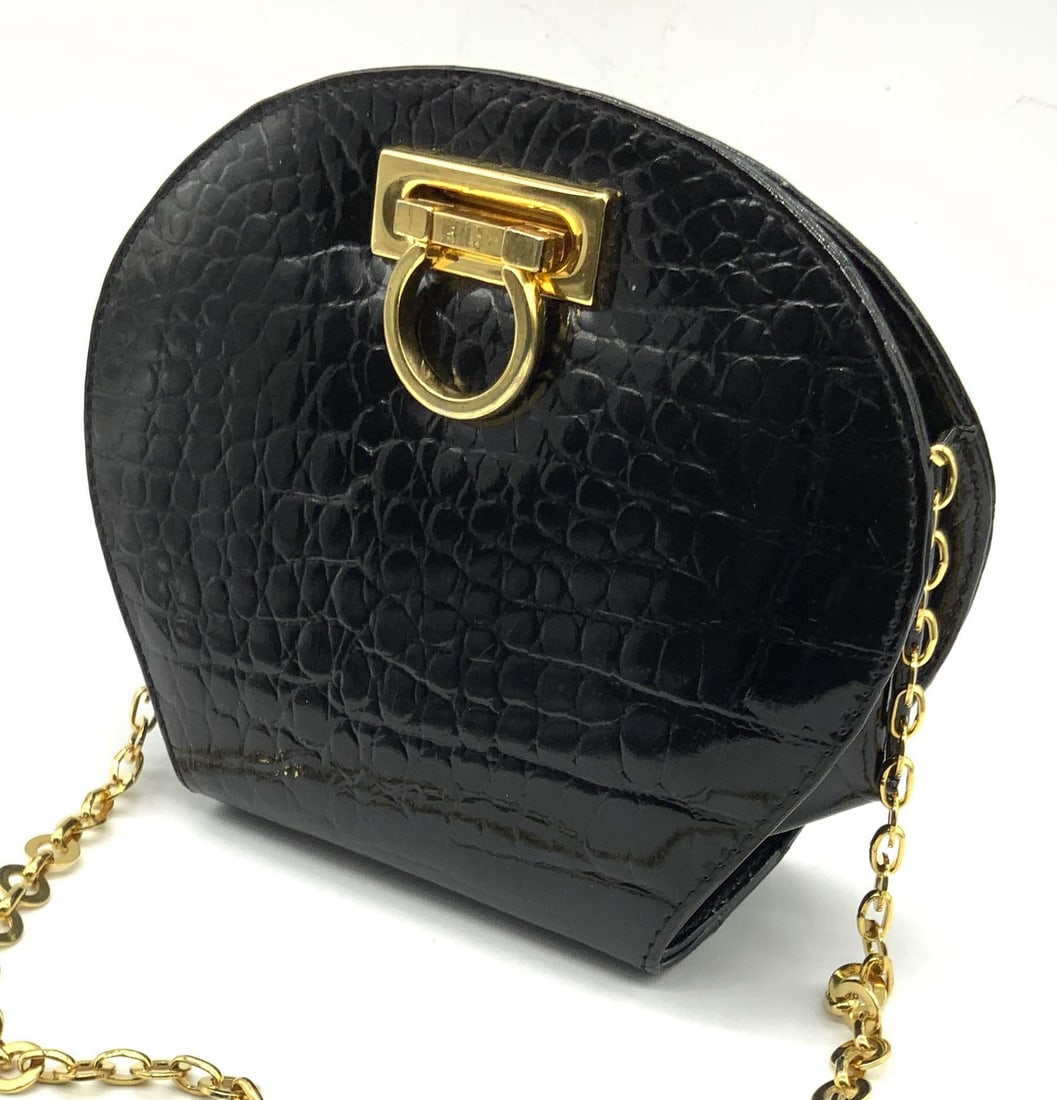 ASHNEIL Vintage Black Leather Purse (1 of 15)