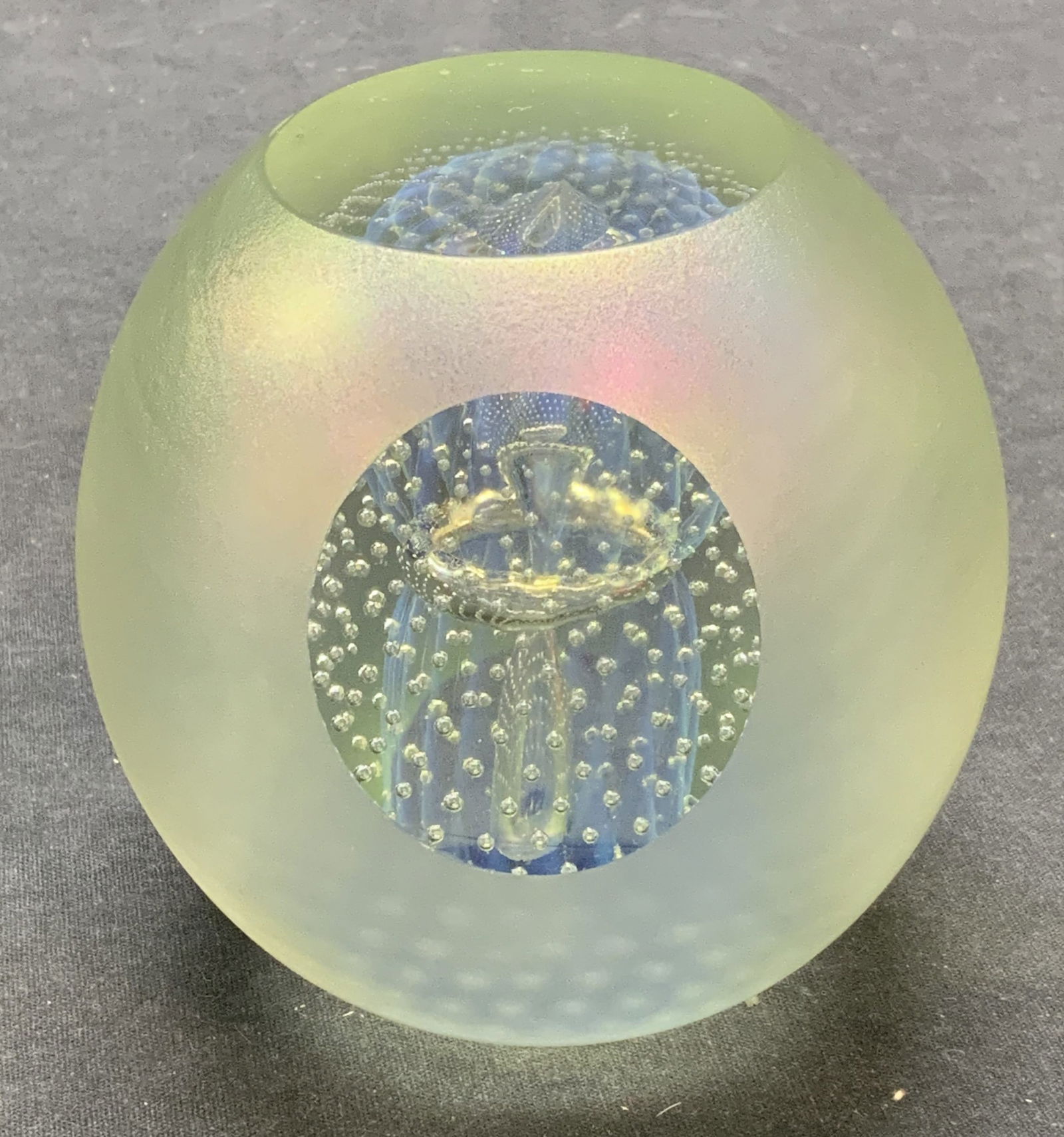 Eickholt Controlled Bubble Art Glass Paperweight (1 of 7)