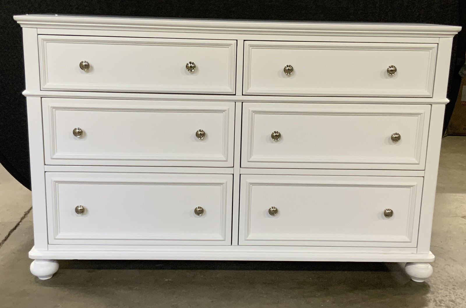 LEGACY CLASSIC Country Willow White Dresser (1 of 14)