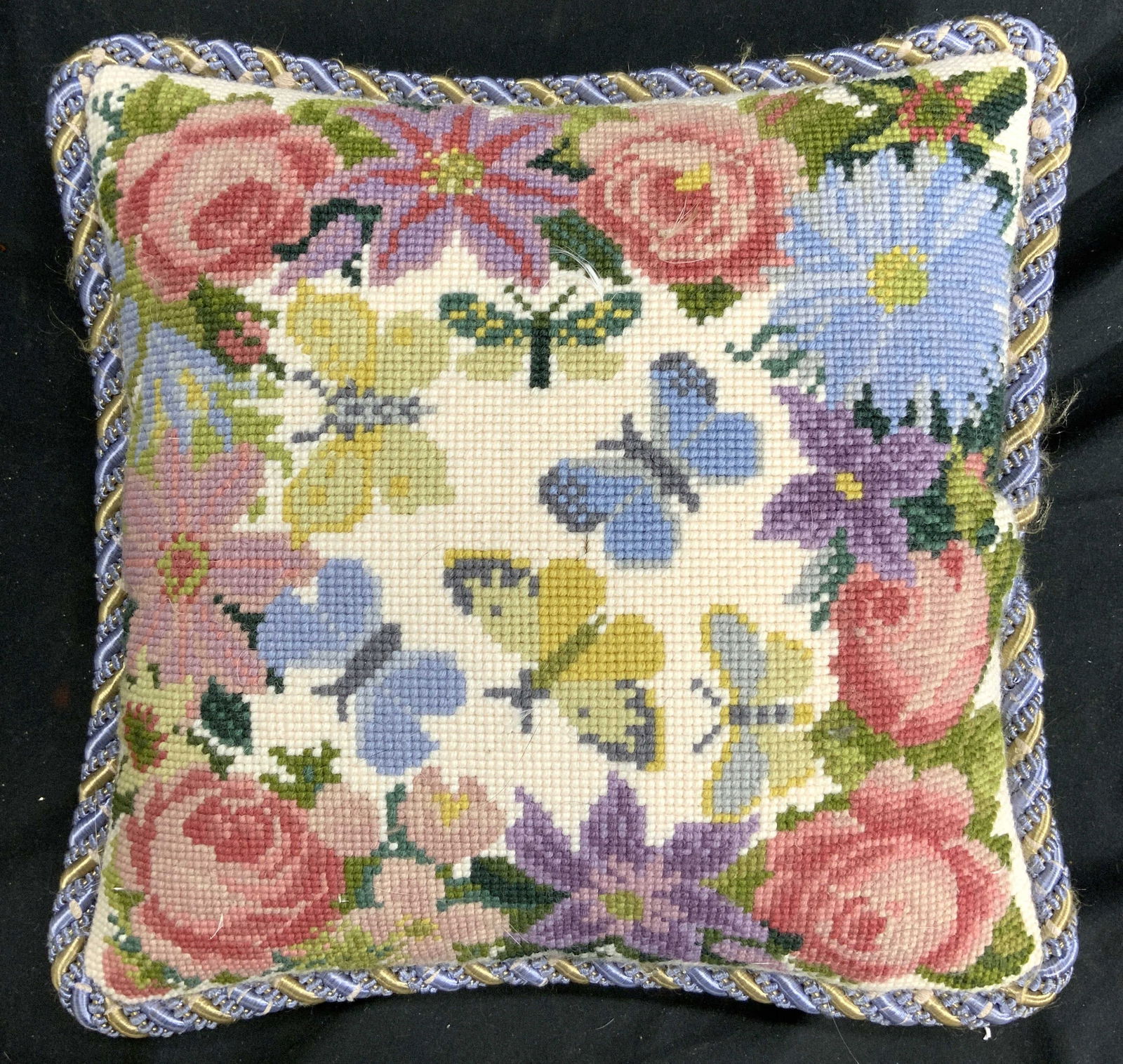 Vntg Floral Detailed Needlepoint Pillow (1 of 7)
