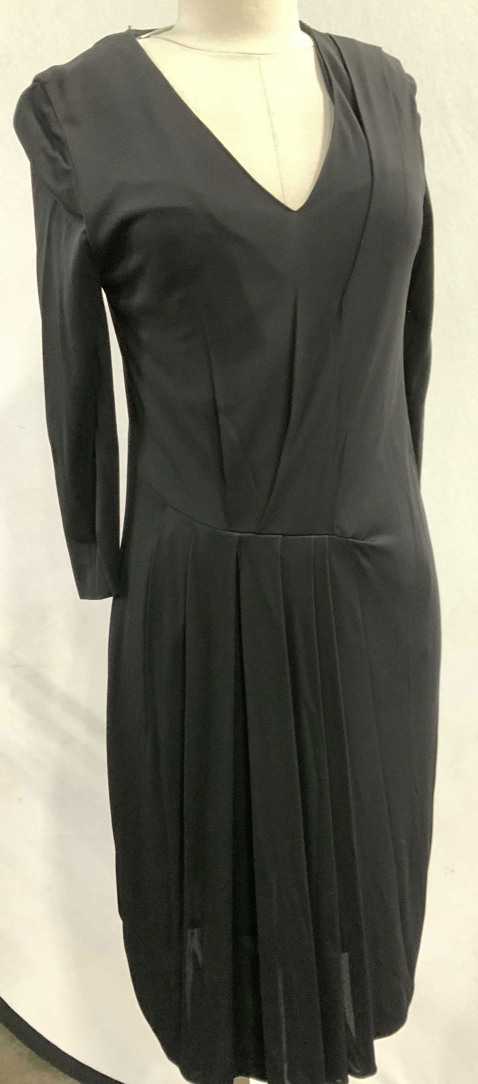 AKRIS PUNTO Black Dress, Switzerland (1 of 7)