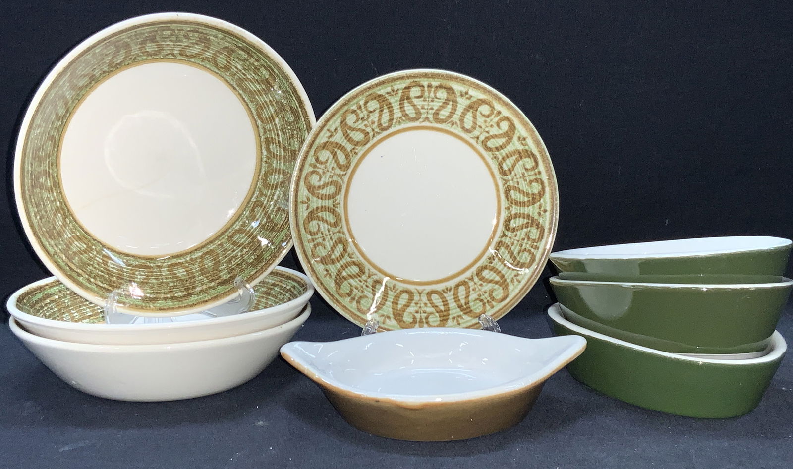 Lot 8 Royal China & Hall Pottery Dishes (1 of 11)