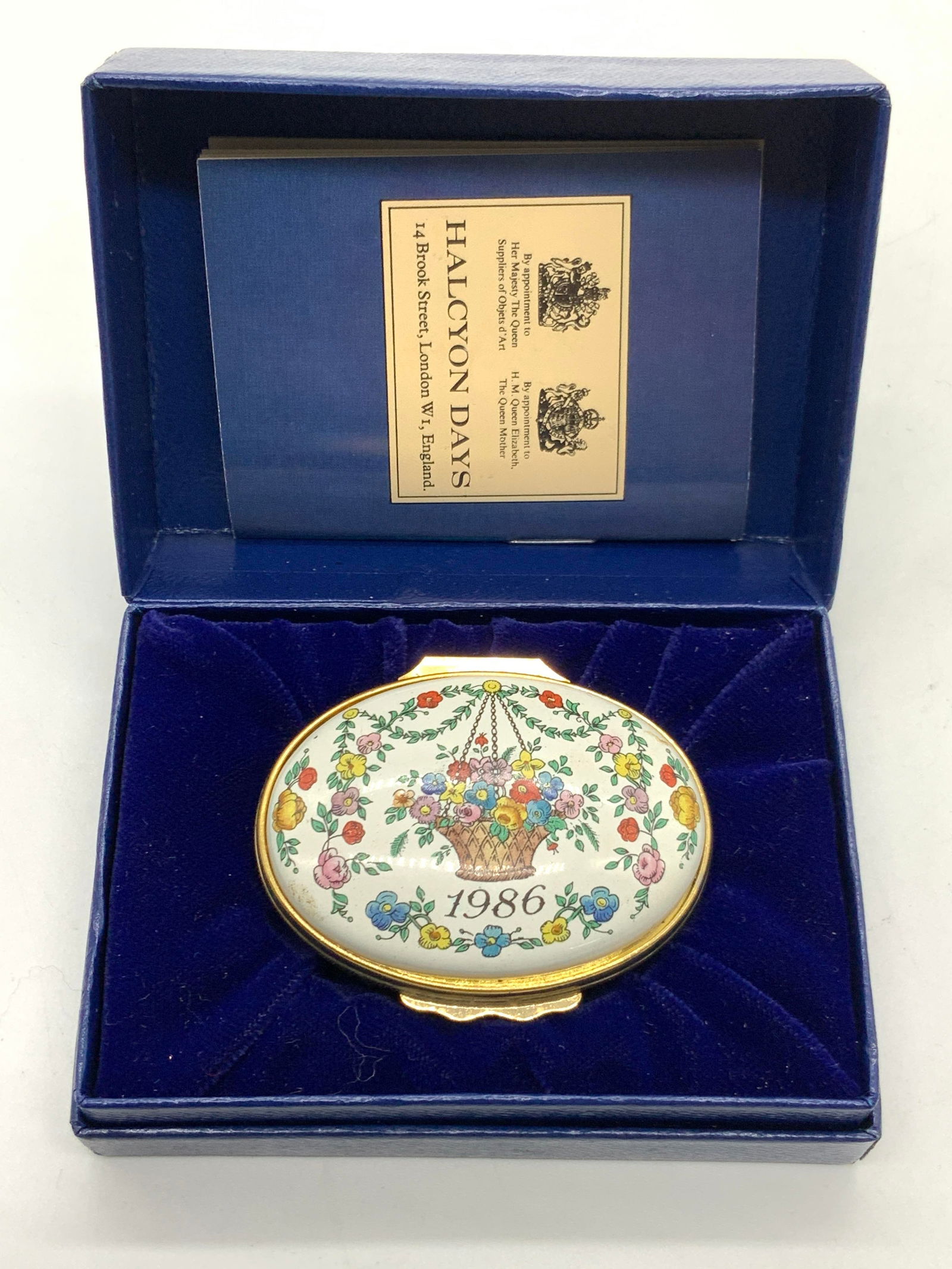 Halcyon Days Enamel Pill Box, W Box, 1986 (1 of 7)