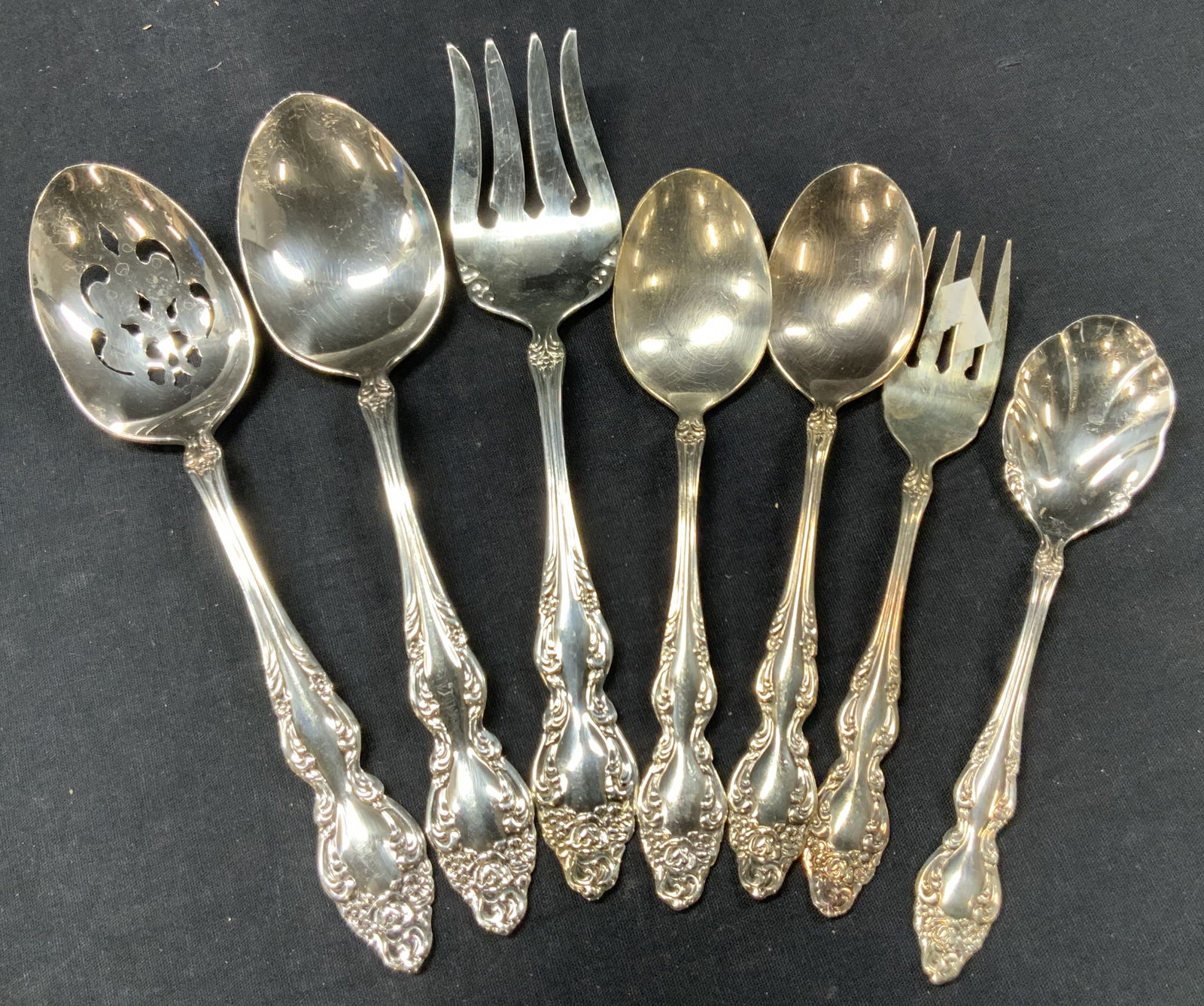 Lot 7 Rogers, Onieda Silver Plate Utensils (1 of 11)