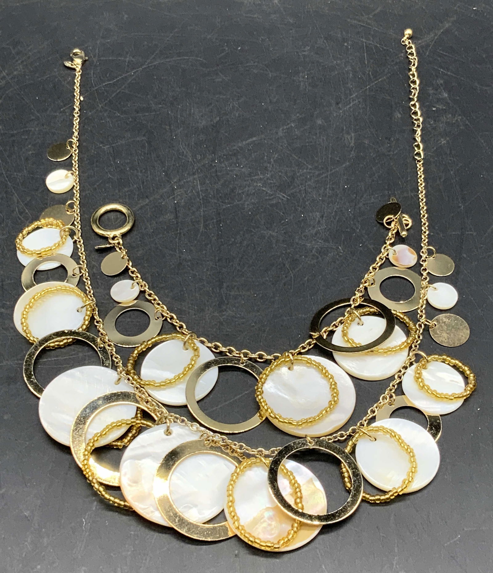 Set 2 JC Mother of Pearl Necklace & Bracelet (1 of 10)