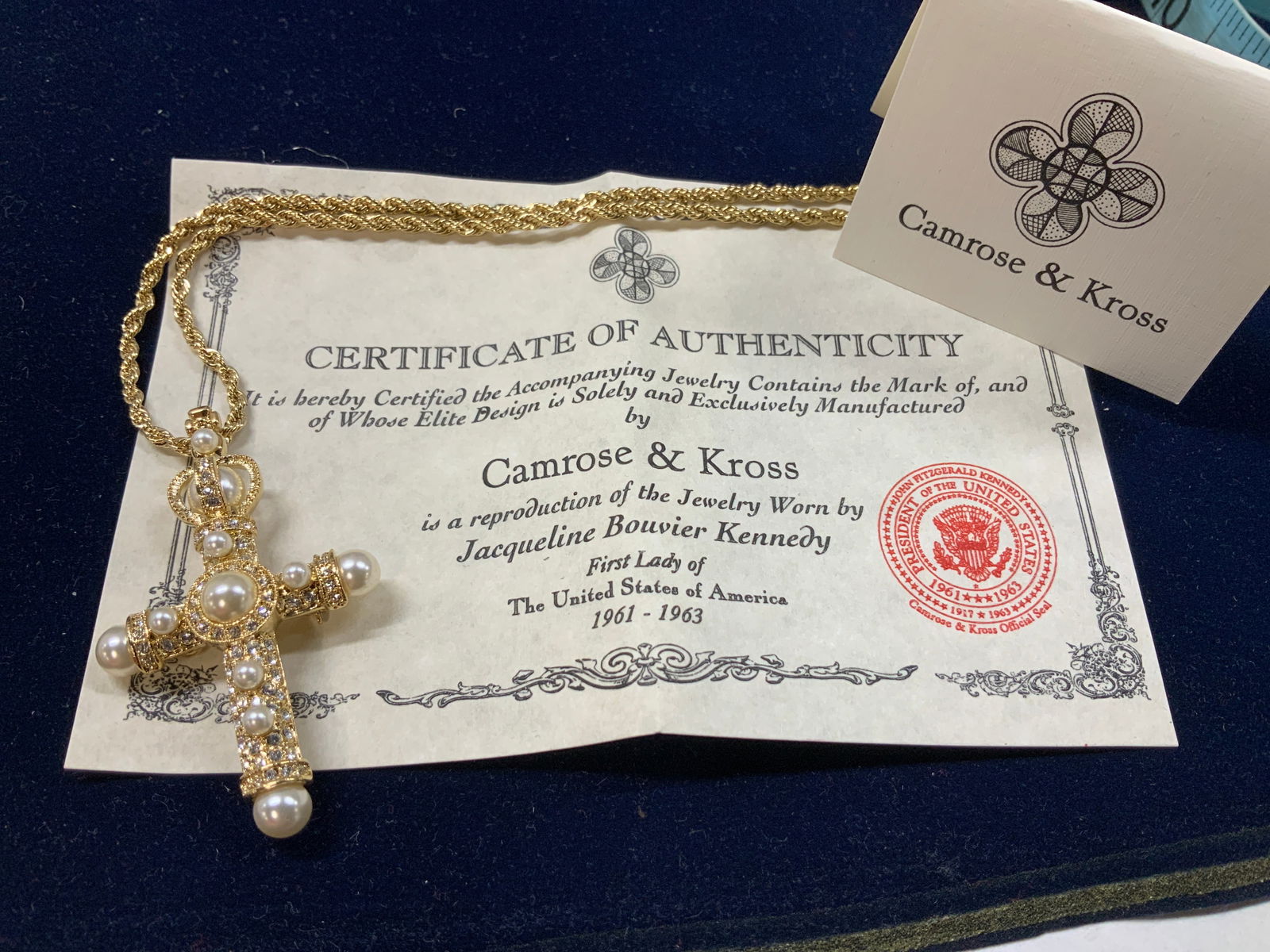 Jacqueline B Kennedy 24k GP/Faux Pearl Cross Neck. (1 of 7)