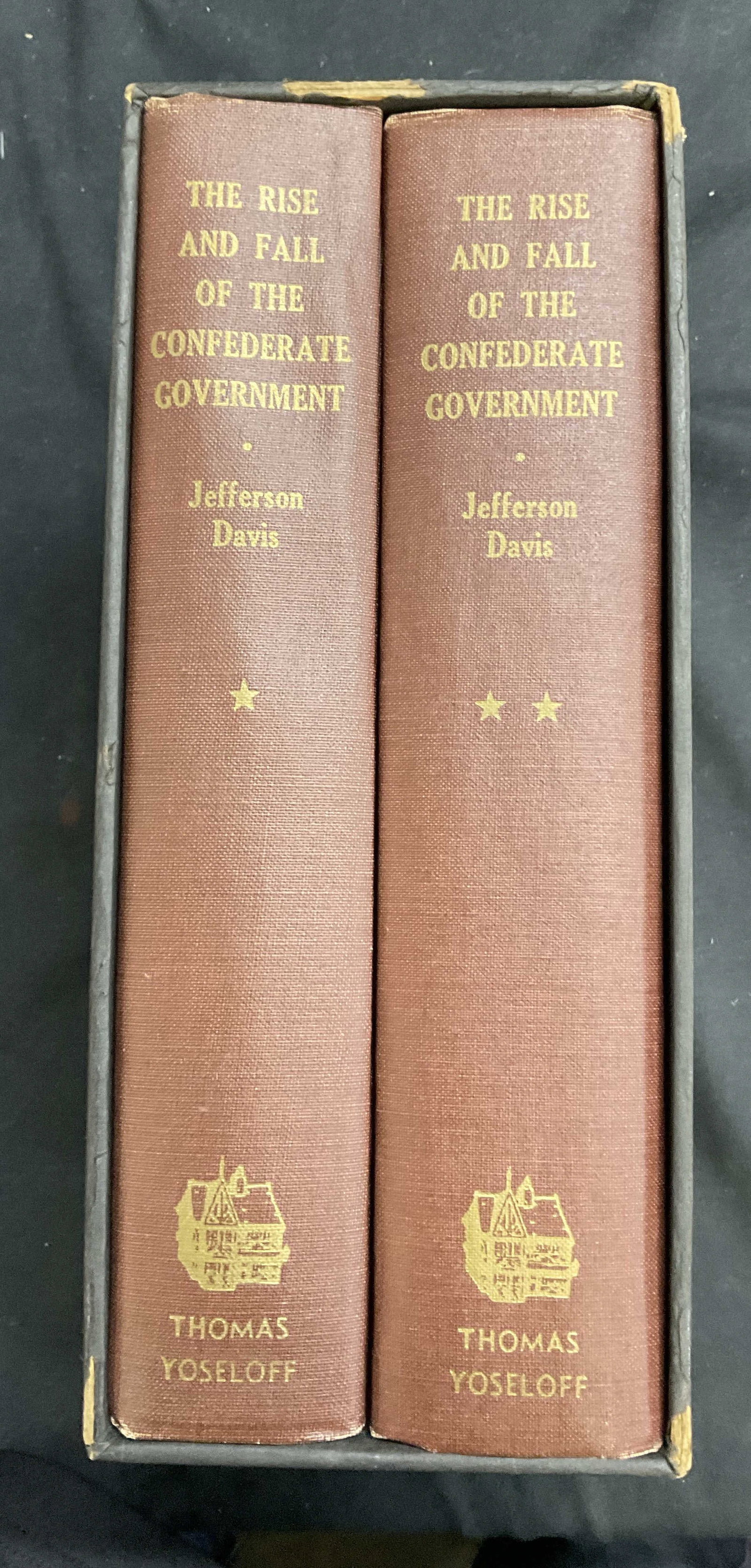 2 Vols Rise & Fall of Confederate Gov Books c1958: Two volumes boxed. THE RISE AND FALL OF THE CONFEDERATE GOVERNMENT by Jefferson Davis. Foreward by Bell I Wiley. Published by Thomas Yoseloff. Copyright is 1958. Measures approx. 9.25 L x 6.25W x 2 D.