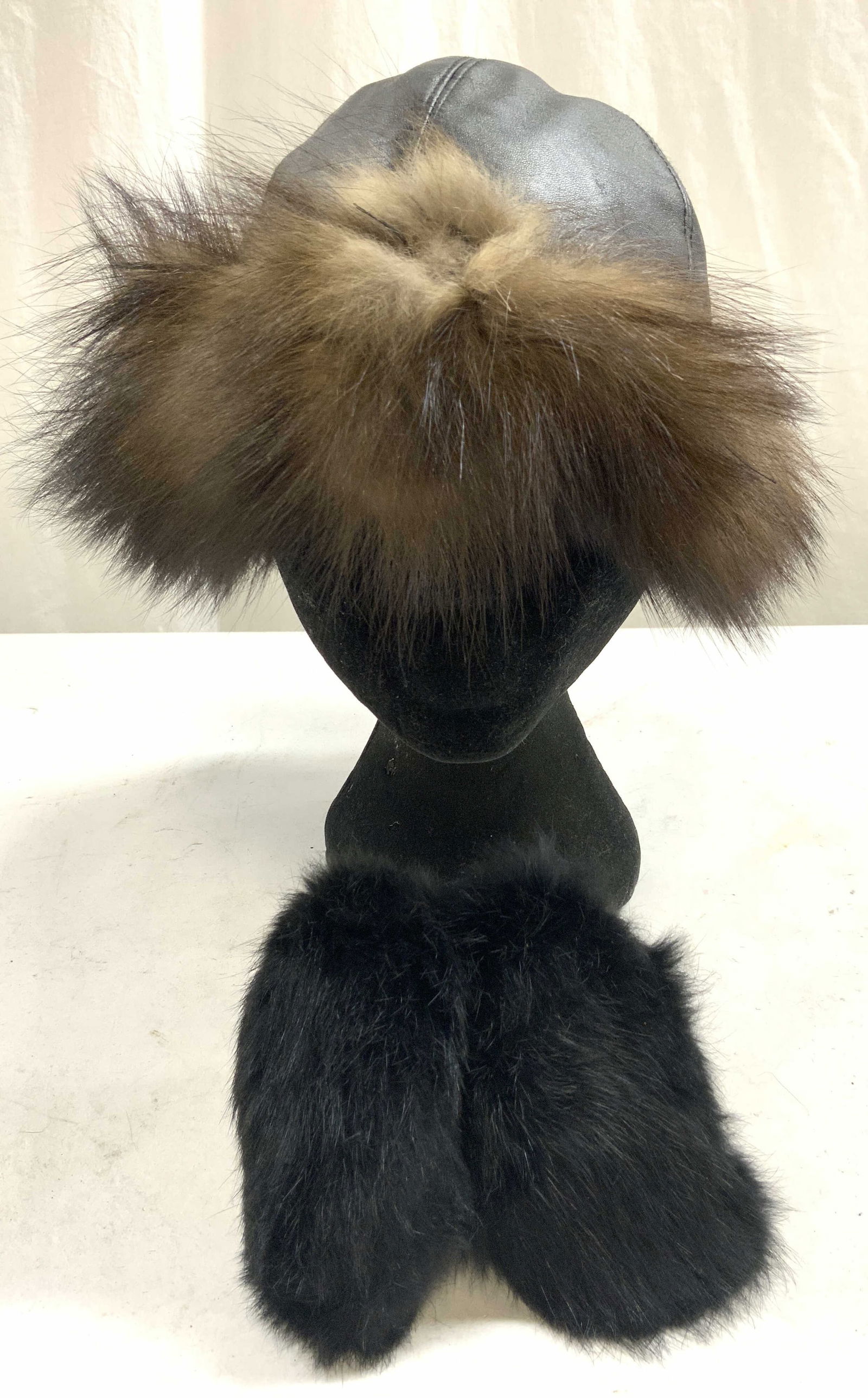 Lot 2 Mink & Pebbled Leather Hat & Earmuffs (1 of 6)