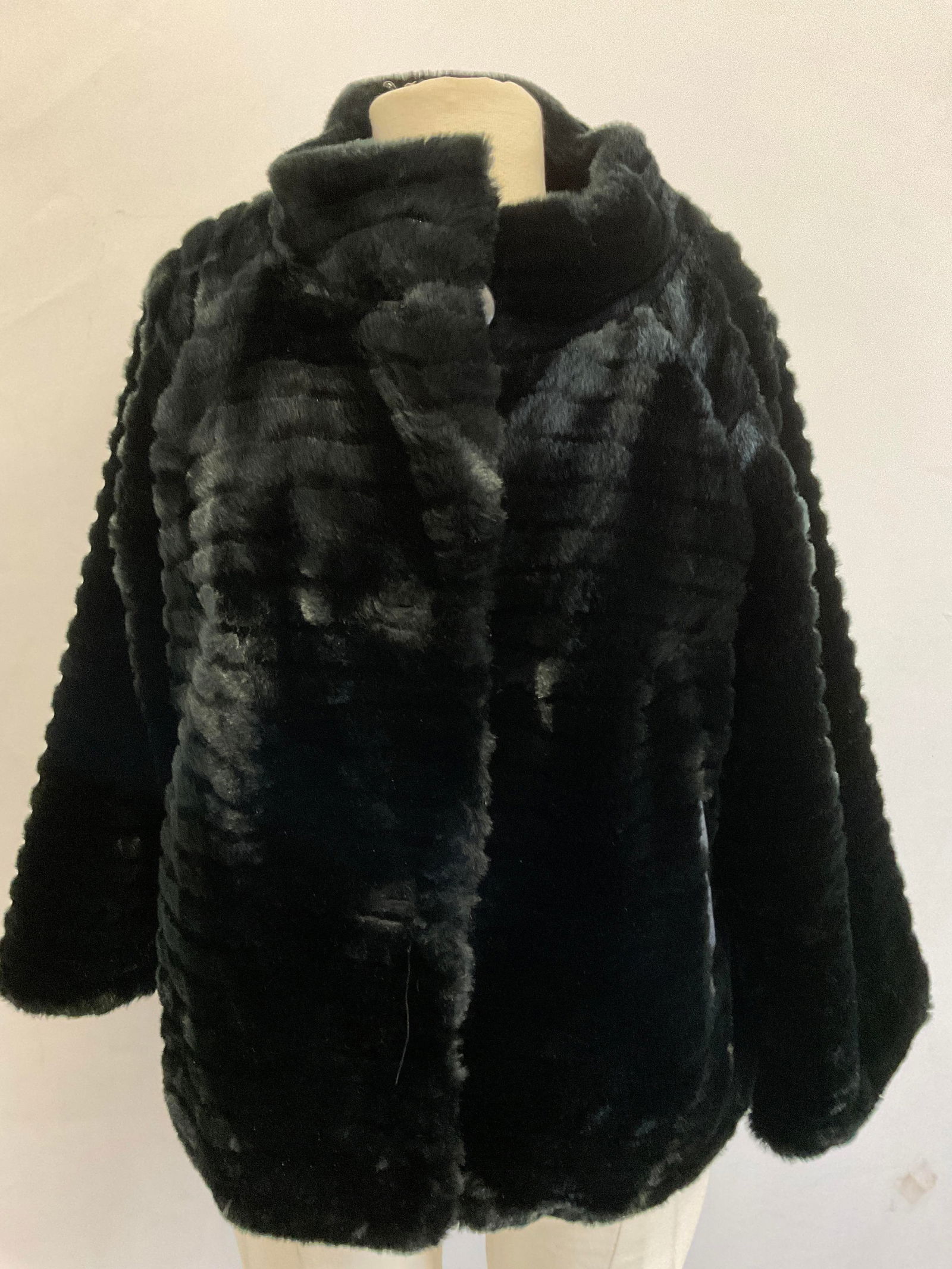 VIA SPIGA Black Faux Fur Short  Jacket (1 of 9)